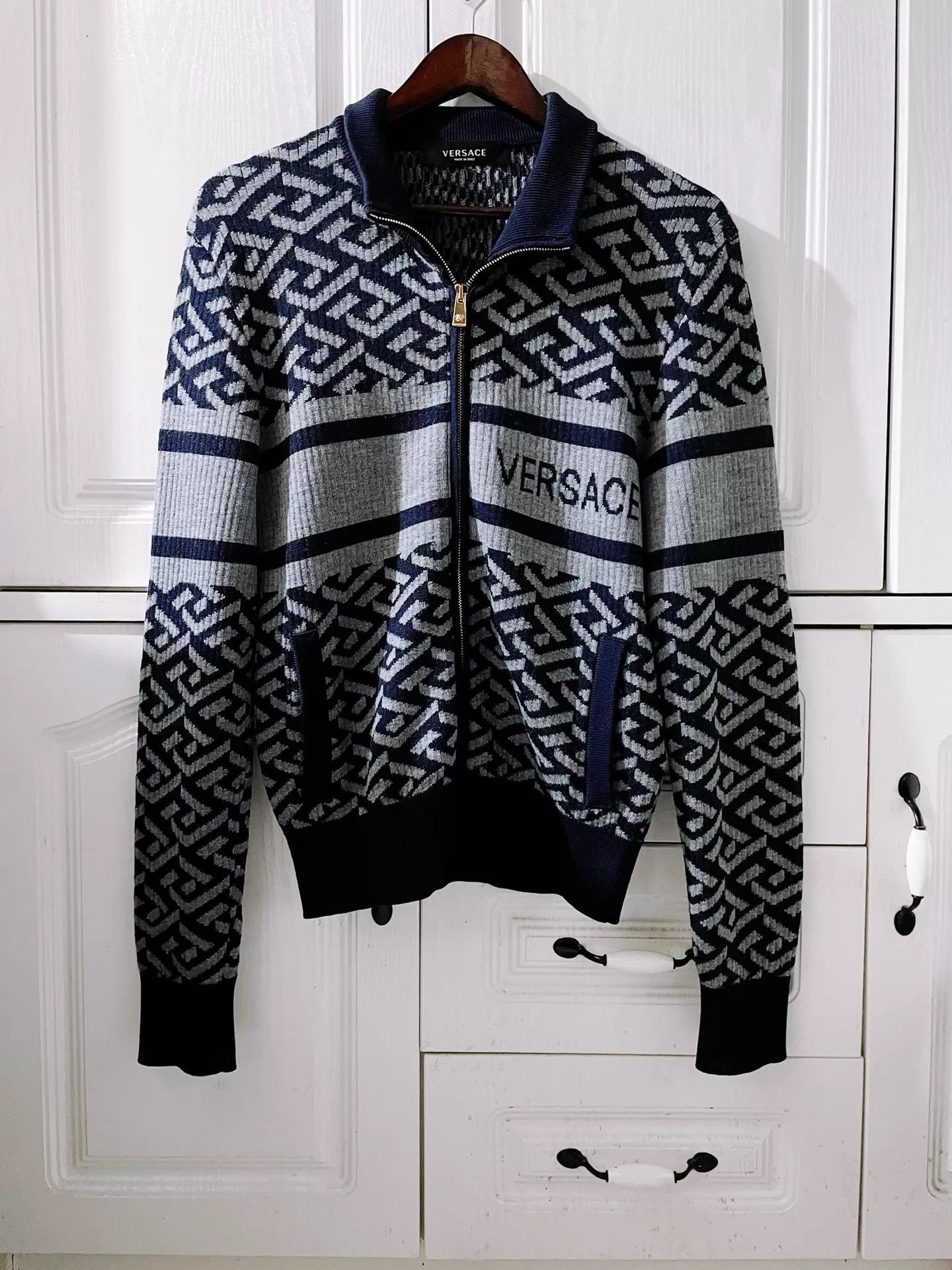 Versace Versace Medusa Runway Wool Knit Jacket XS 99New Size US S / EU 44-46 / 1 - 1 Thumbnail