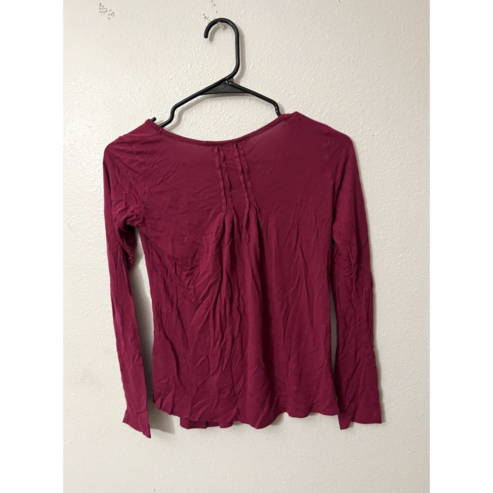BCBGeneration BCBGeneration Blouse Womens XS Maroon Button Down Back Long Sleeve Size XS / US 0-2 / IT 36-38 - 3 Thumbnail