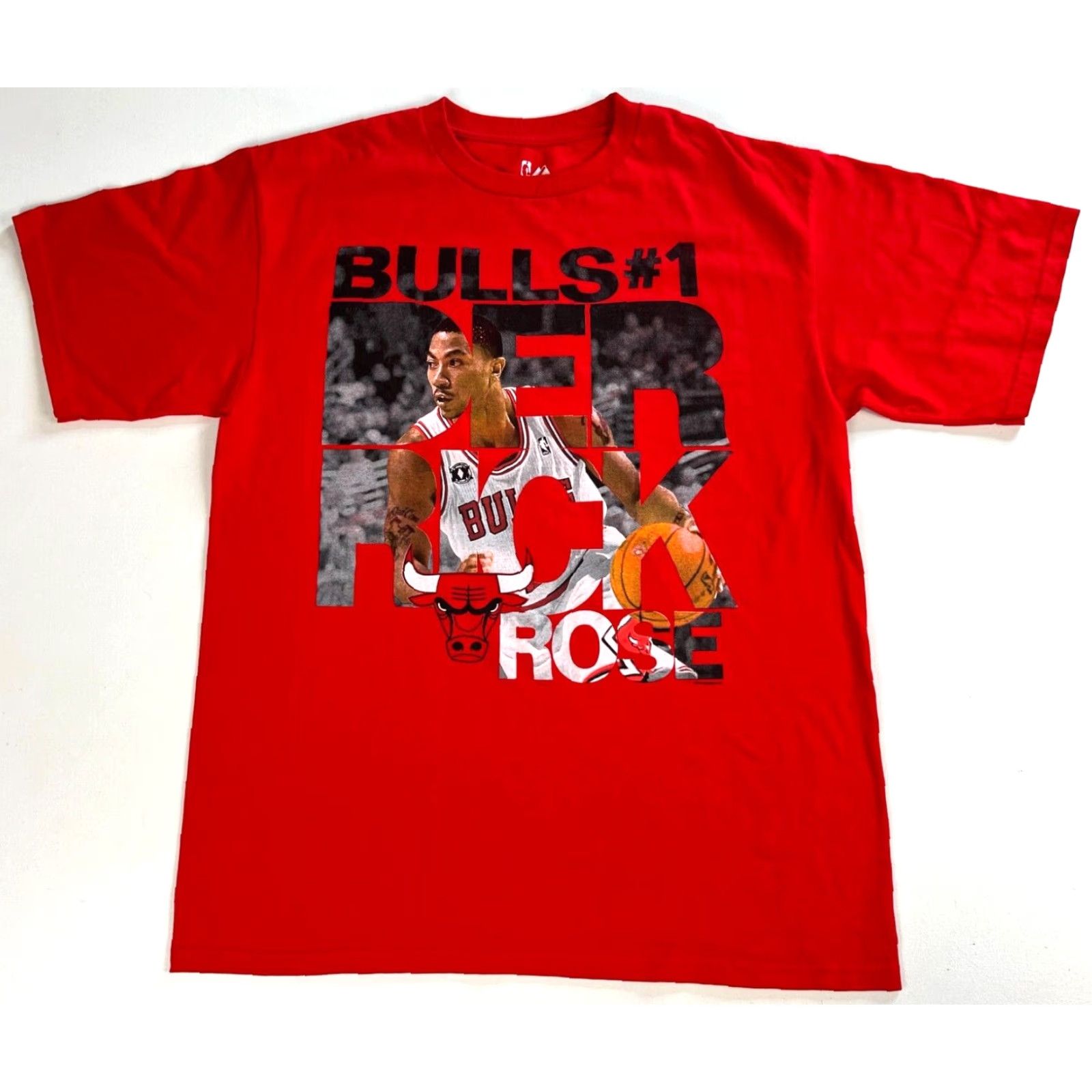 NBA Majestic Men's NBA Chicago Bulls #1 Derrick Rose T-Shirt Sz L Red Cotton Short Sleeve Crew Neck Fan Shirt Fashion Sports Decade 2000s Mens Size US L / EU 52-54 / 3 - 2 Thumbnail