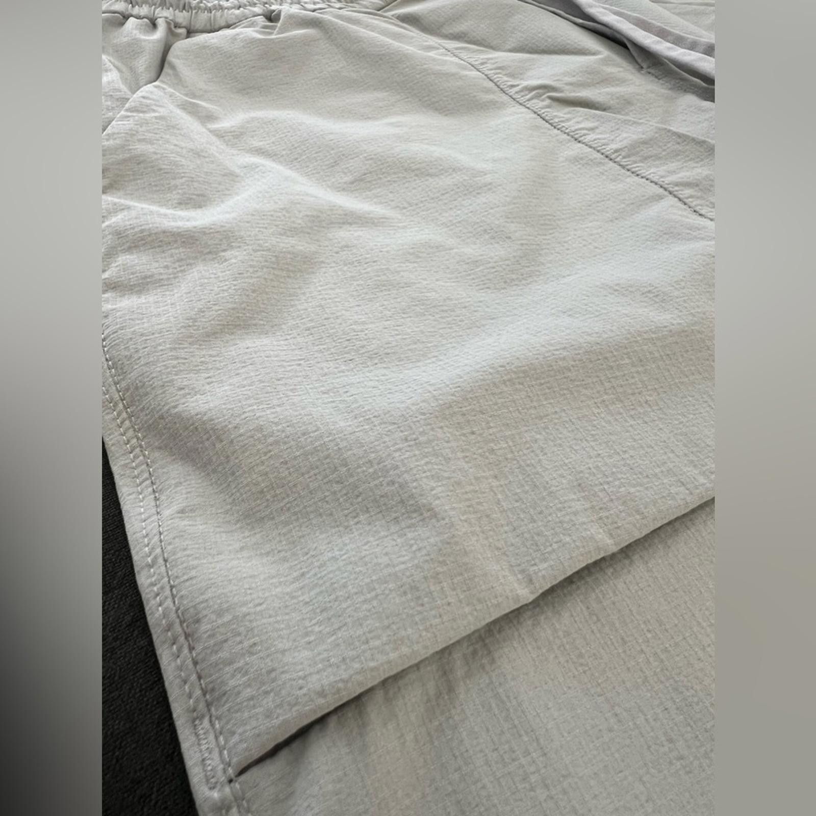 Lululemon Lululemon Waterproof Pants Size US 32 / EU 48 - 2 Thumbnail