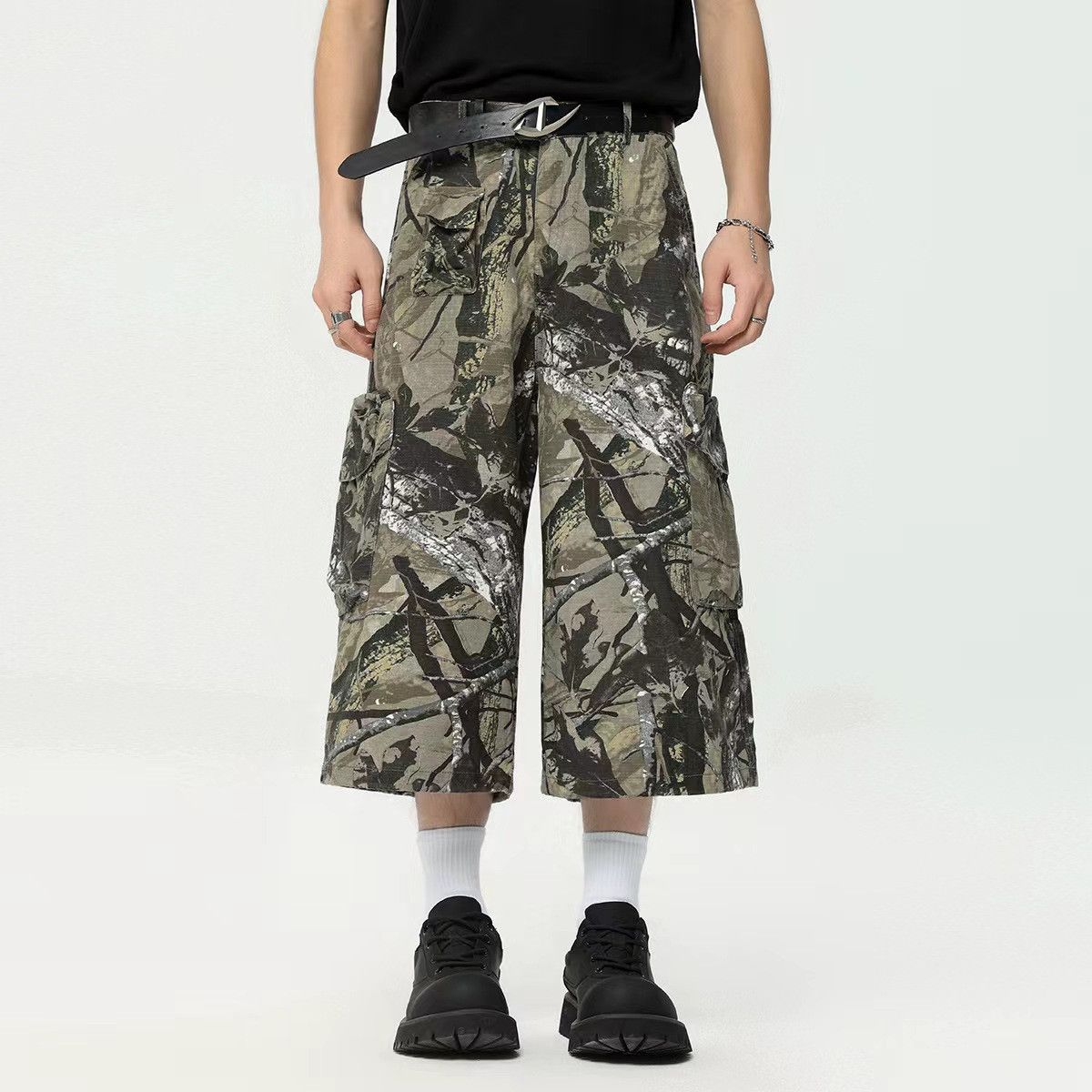 Japanese Brand × Vintage Camouflage casual baggy workwear wide leg shorts Size US 32 / EU 48 - 1 Thumbnail