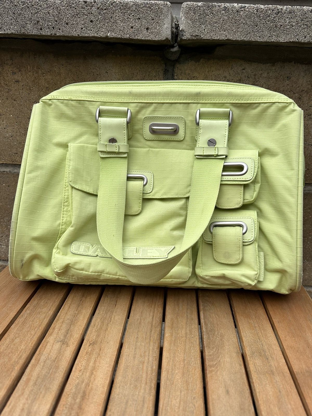 Oakley Crazy Vintage Oakley Heavy Duty Metal Frame Hand Bag drill Size ONE SIZE - 1 Thumbnail