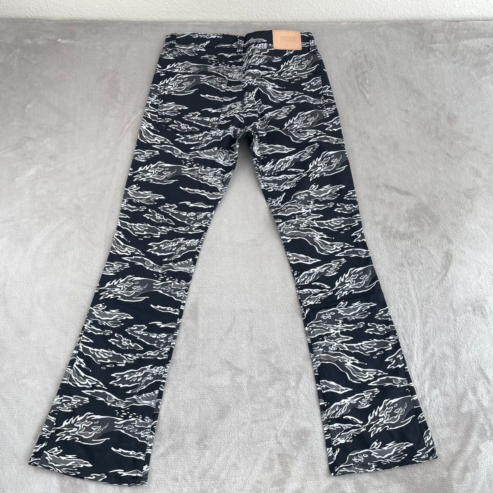 Vintage MINTCREW Los Angeles Flared Pants Men 34x33 Black Tiger Stripe Camo NWT Size US 34 / EU 50 - 6 Thumbnail