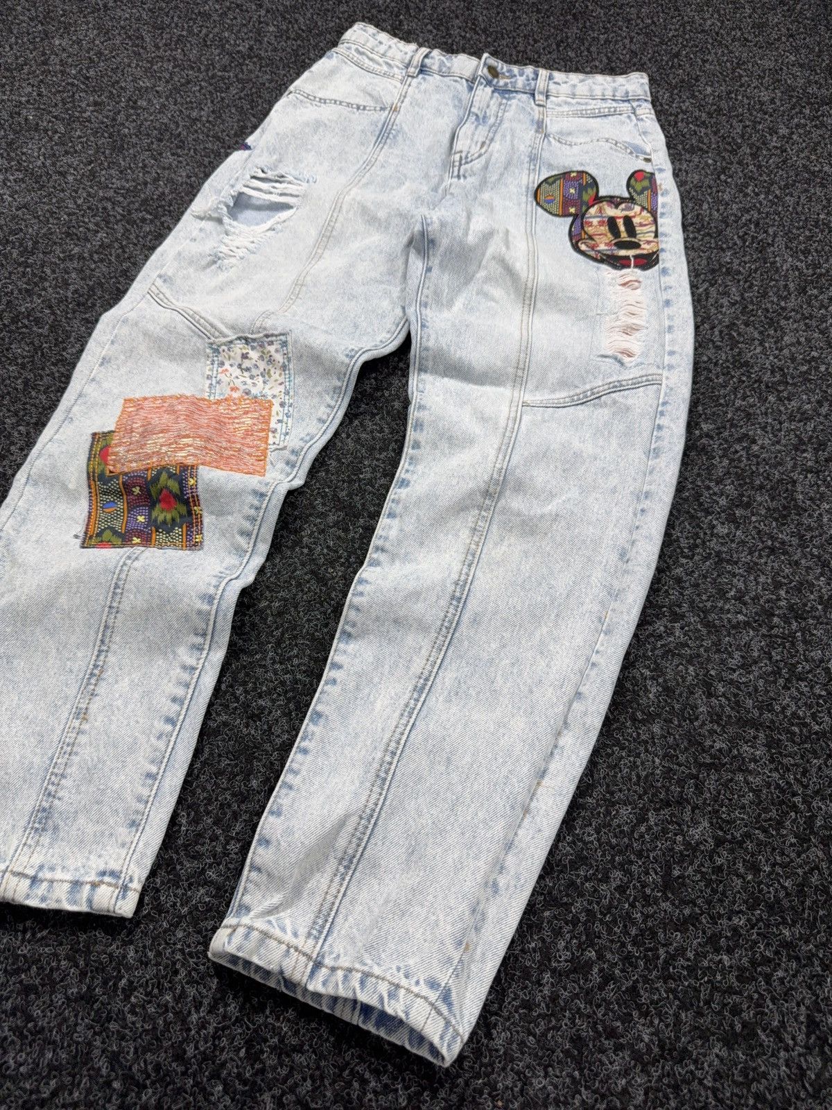 Desigual 00s Y2K Desigual Disney Mickey Patchwork Distressed Jeans Size 28" / US 6 / IT 42 - 3 Thumbnail