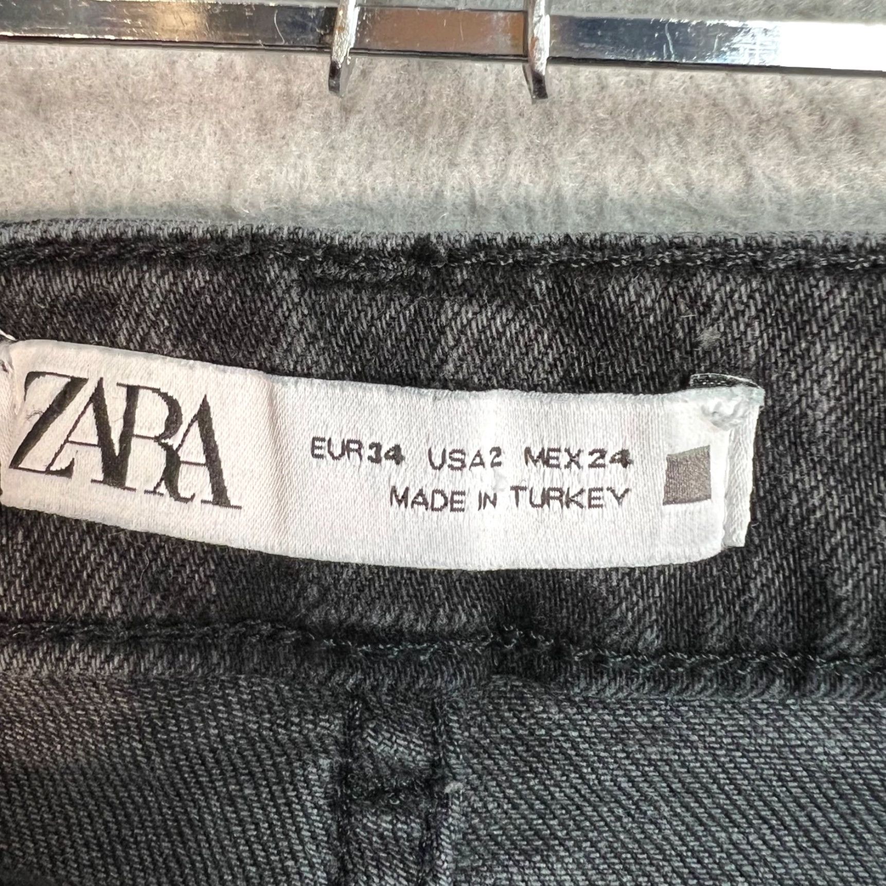 Zara Zara Womens Size 2 Black High-Waist Raw Hem Straight-Leg Jeans - 5-Pocket Denim Cotton Blend Vintage: No Women Jeans Size 26" / US 2 / IT 38 - 3 Thumbnail