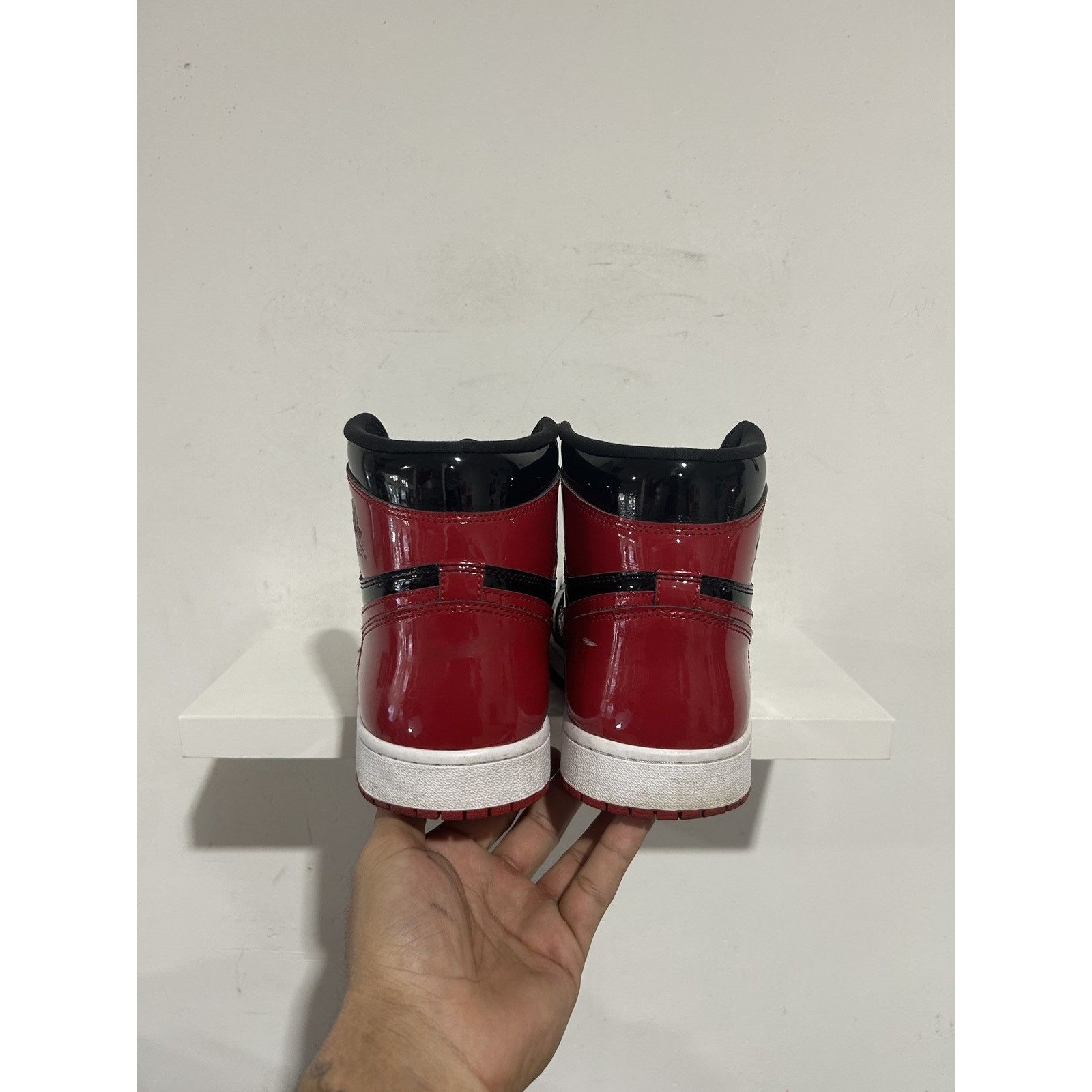 Jordan Brand JORDAN 1 PATENT BRED SIZE 11.5 PREOWNED Size US 11.5 / EU 44-45 - 4 Thumbnail