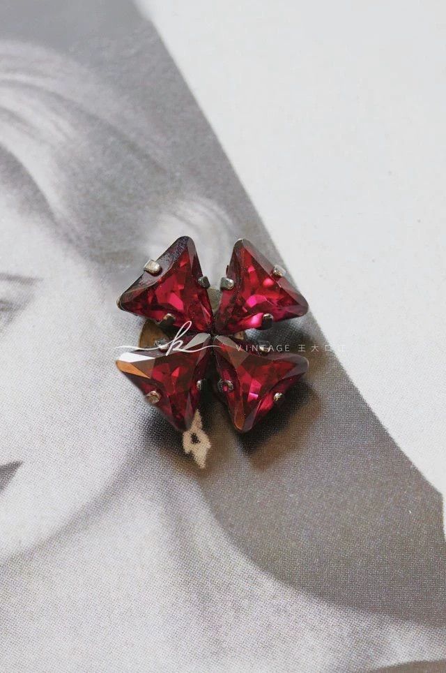 Yves Saint Laurent YSL FW1993 Malta Pomegranate Red Crystal Ear Clips Size ONE SIZE - 3 Thumbnail