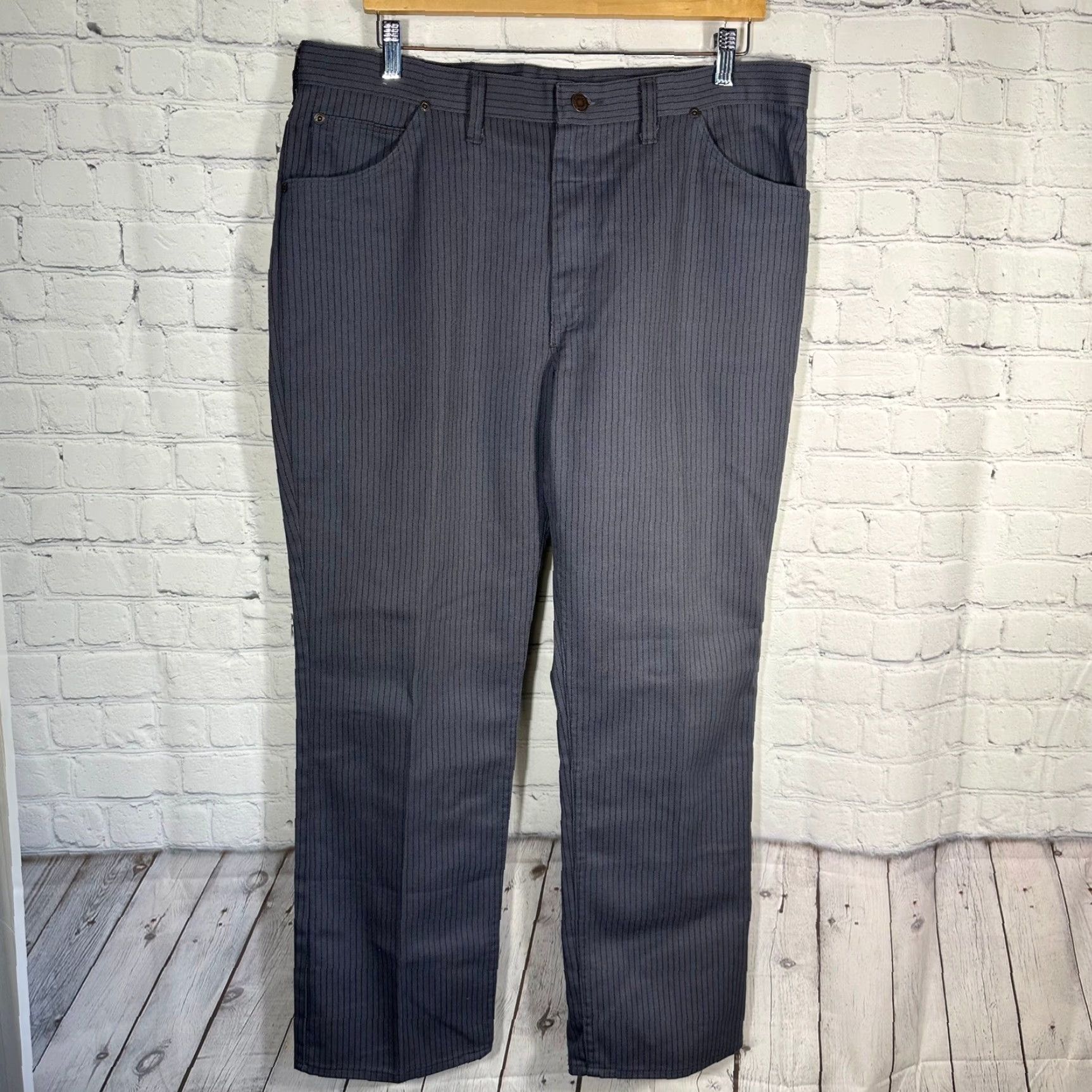 Wrangler VINTAGE Wrangler Mens Grey Pinstripe Western Straight Leg Pants 38x30 USA Size US 37 - 2 Thumbnail