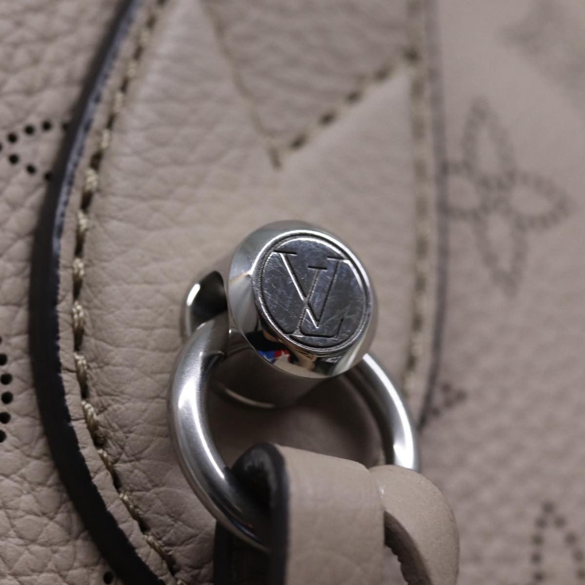 Louis Vuitton LOUIS VUITTON Monogram Mahina Blossom MM Tote Bag Galle Size ONE SIZE - 10 Thumbnail