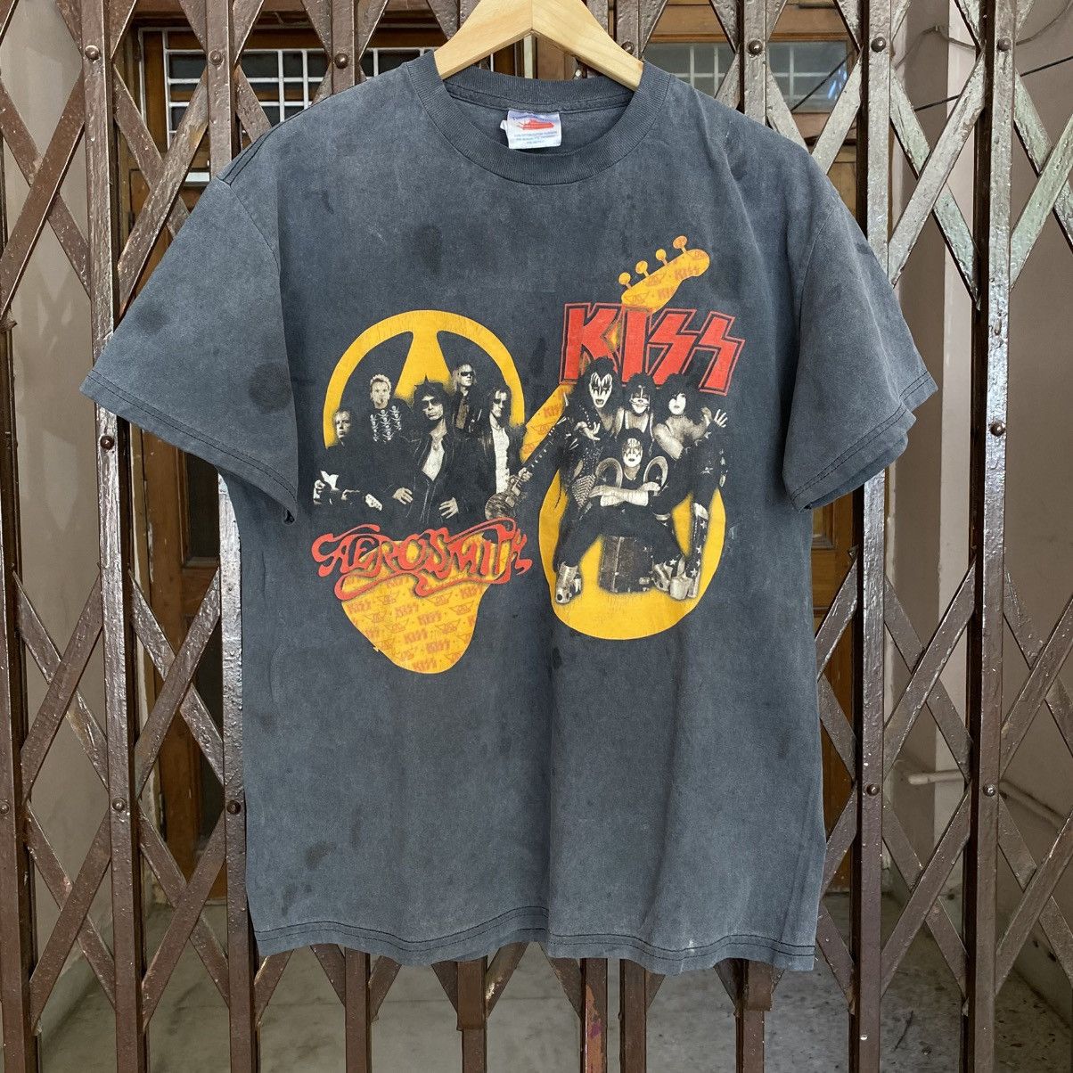 Band Tees Vintage 2003 Aerosmith and KISS joint tour T-shirt Size US L / EU 52-54 / 3 - 1 Thumbnail