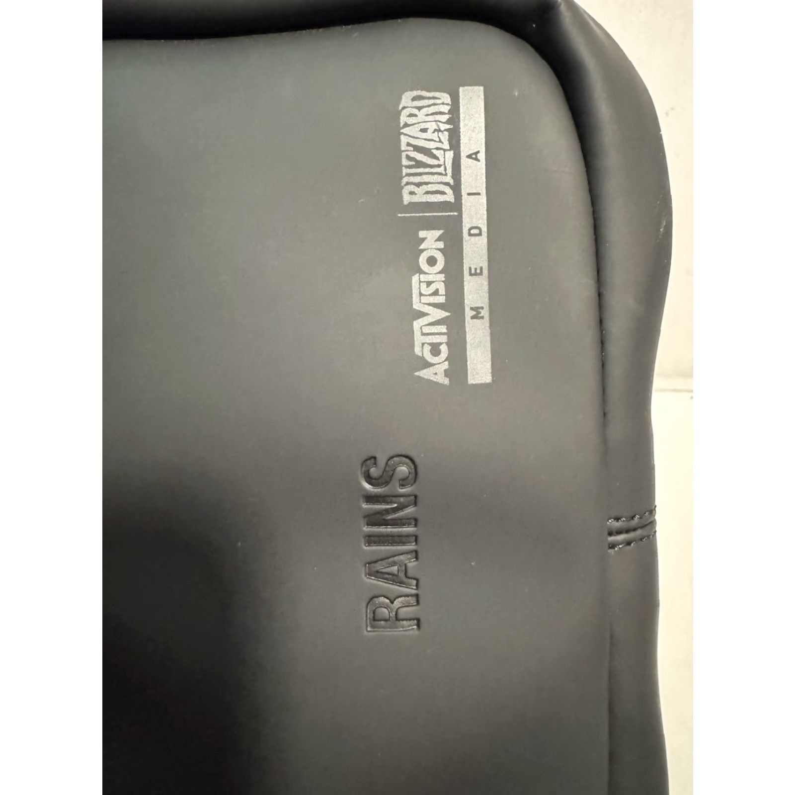 Rains RAINS x Activision Blizzard Waterproof Bum Bag Mini - Black Fannypack Rare! Bum Bag Mini Waterproof Black Fannypack RAINS Activision Blizzard Size ONE SIZE - 6 Thumbnail
