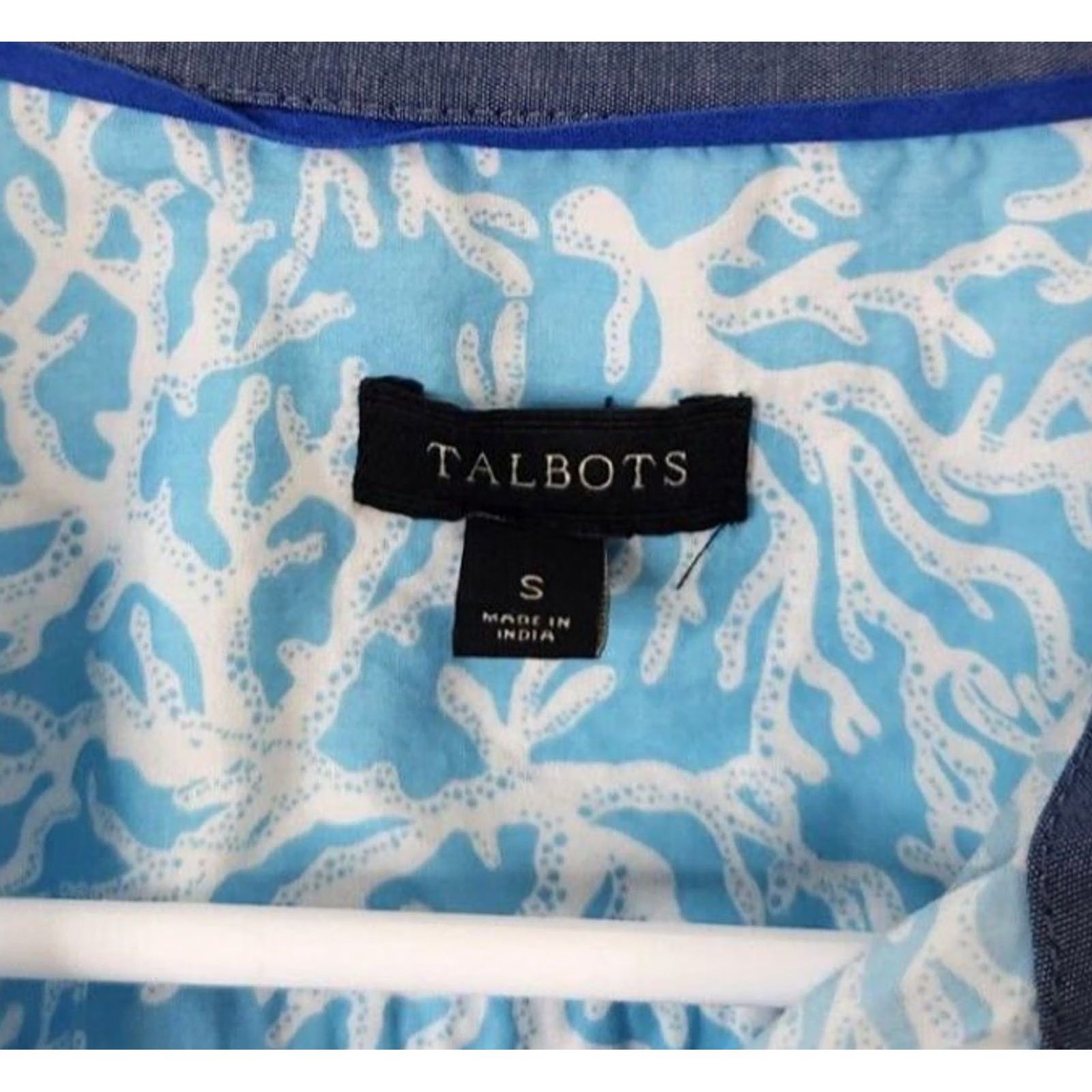 Talbots Talbots Womens S Blue Coral Print Button Up Shirt Long Sleeve Top 100% Cotton Size S / US 4 / IT 40 - 5 Thumbnail