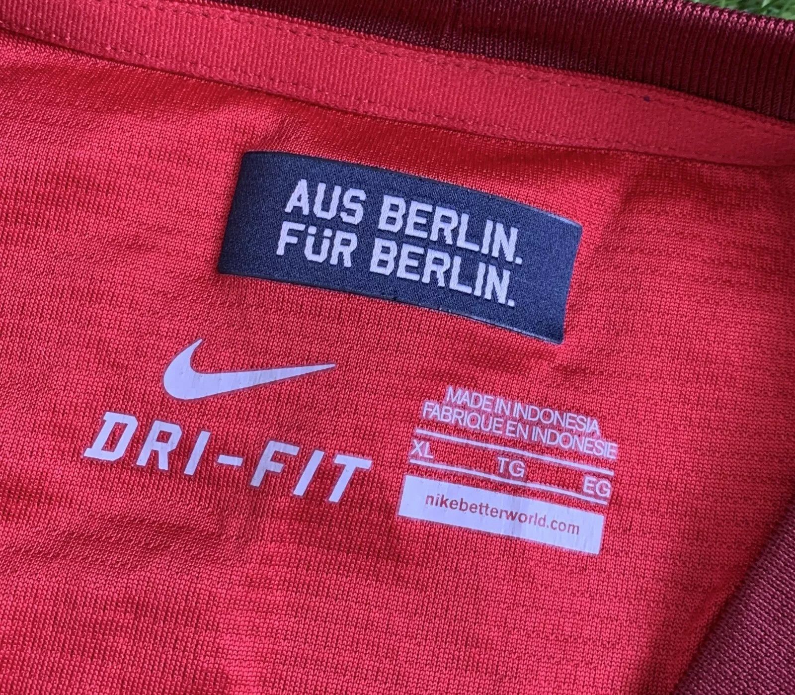 Nike Hertha BSC PLAYER ISSUE GOALKEEPER FOOTBALL JERSEY NIKE MEN Size US XL / EU 56 / 4 - 2 Thumbnail