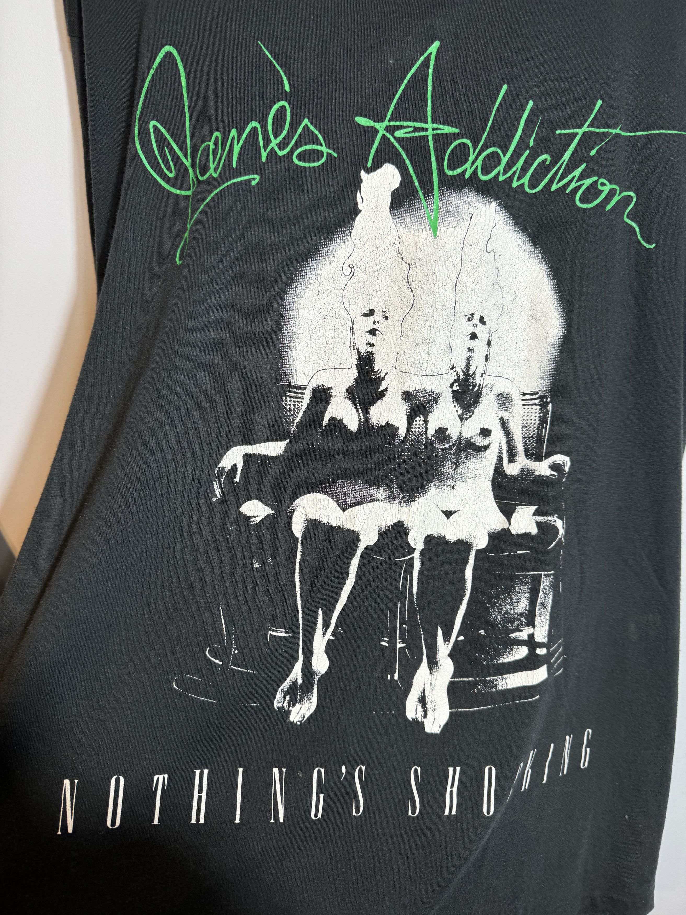 Band Tees × Jane's Addiction × Vintage 80/90s Reprints Janes Addiction Nothings Shocking Size M/L Size US L / EU 52-54 / 3 - 3 Thumbnail
