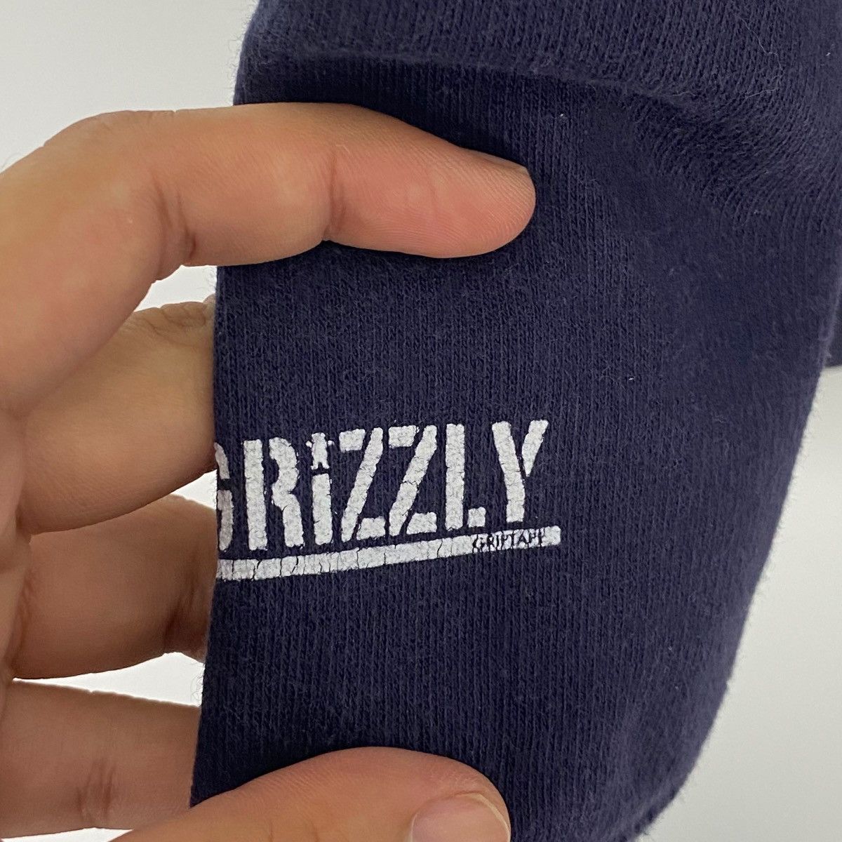 Vintage Vintage Authentic Grizzly Big Printed Crewneck NavyBlue Size US L / EU 52-54 / 3 - 6 Thumbnail