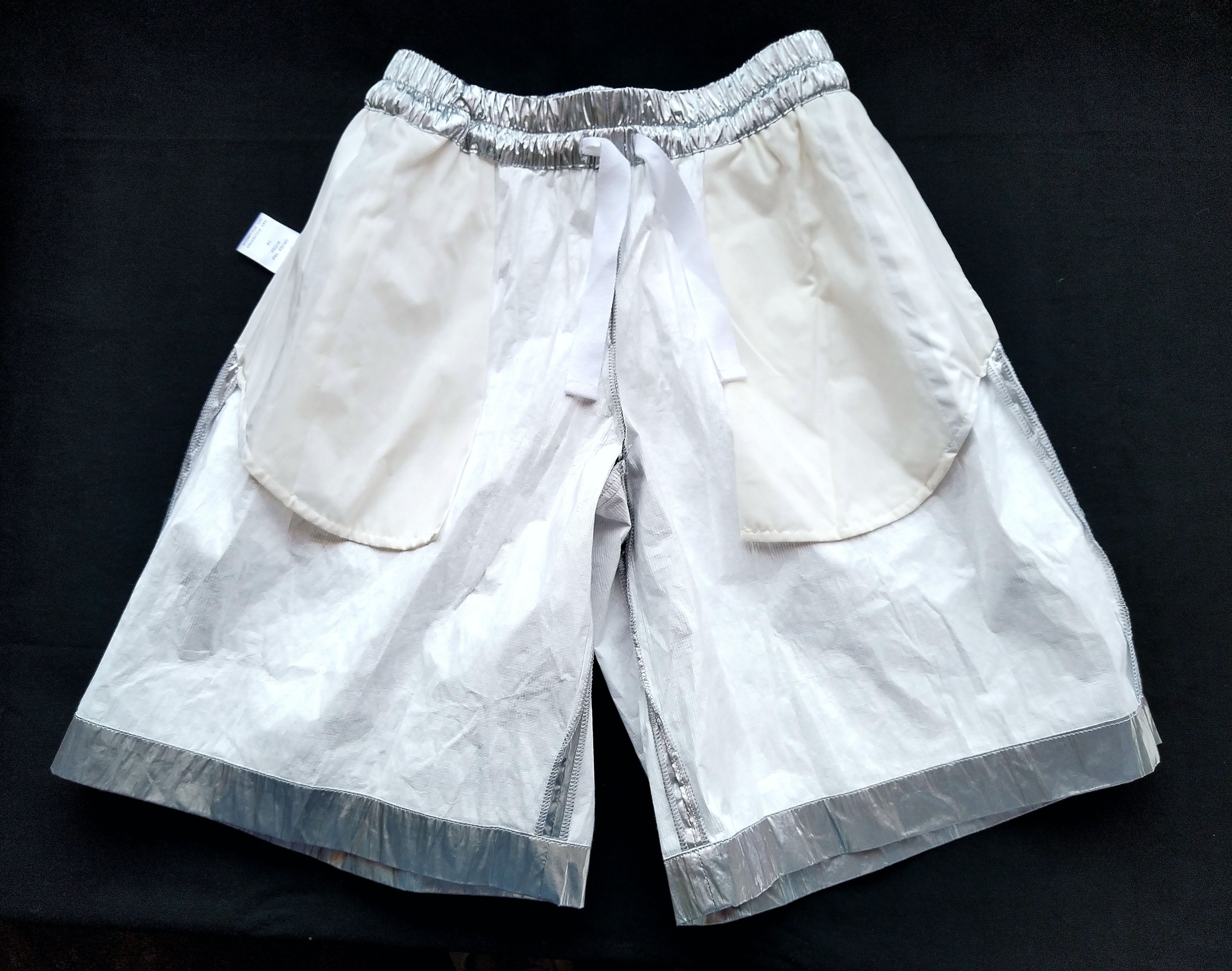 Dries Van Noten Silver bermudas Size 25" / US 0 / IT 36 - 7 Thumbnail