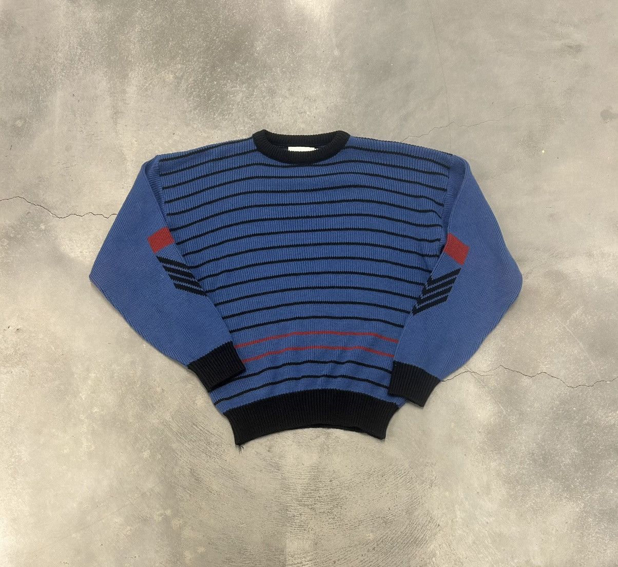 Vintage Vintage Navy and black striped sweater with red accents Size US S / EU 44-46 / 1 - 1 Thumbnail