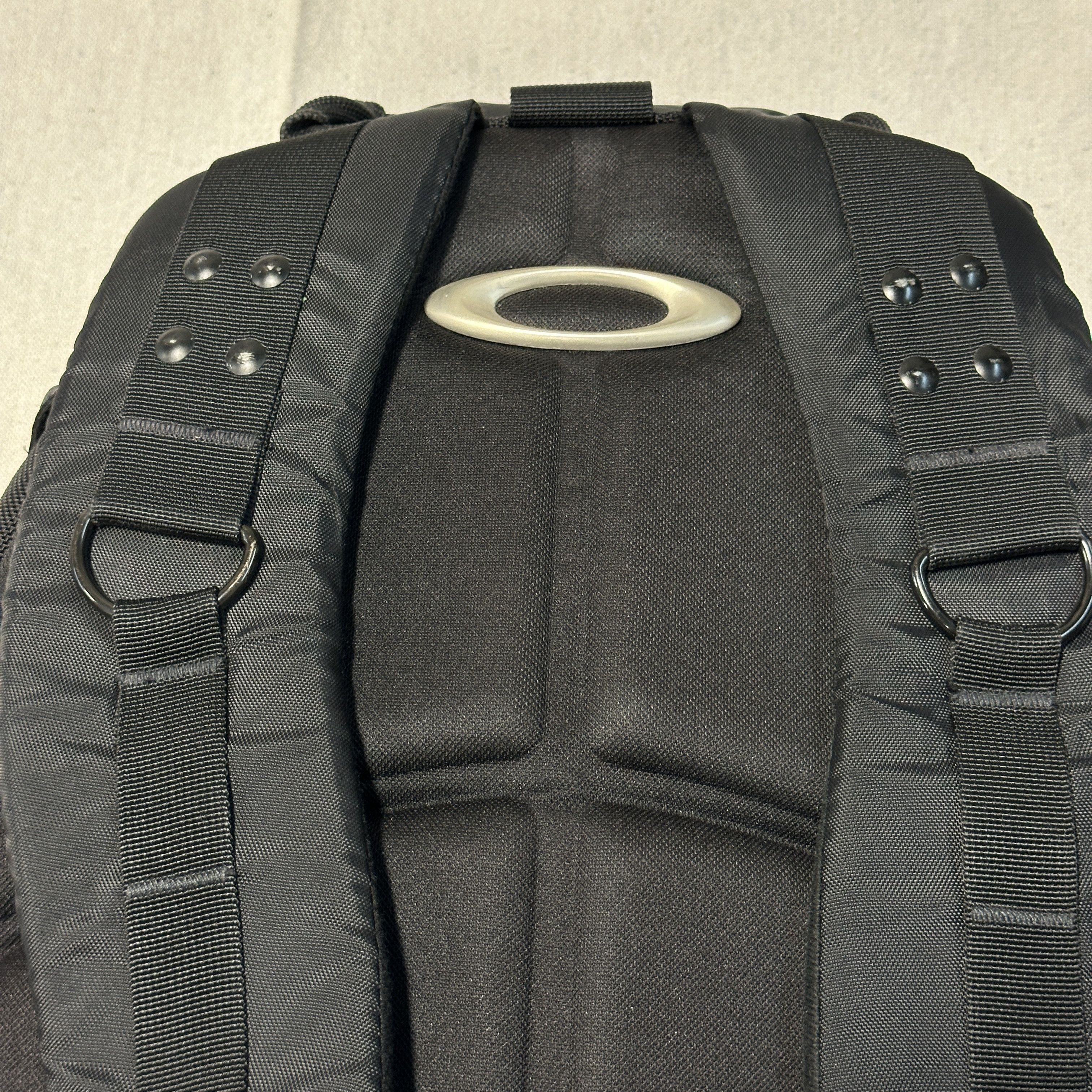 Oakley Vintage Oakley Tactical Nylon Backpack 90s Tech y2k Size ONE SIZE - 5 Thumbnail
