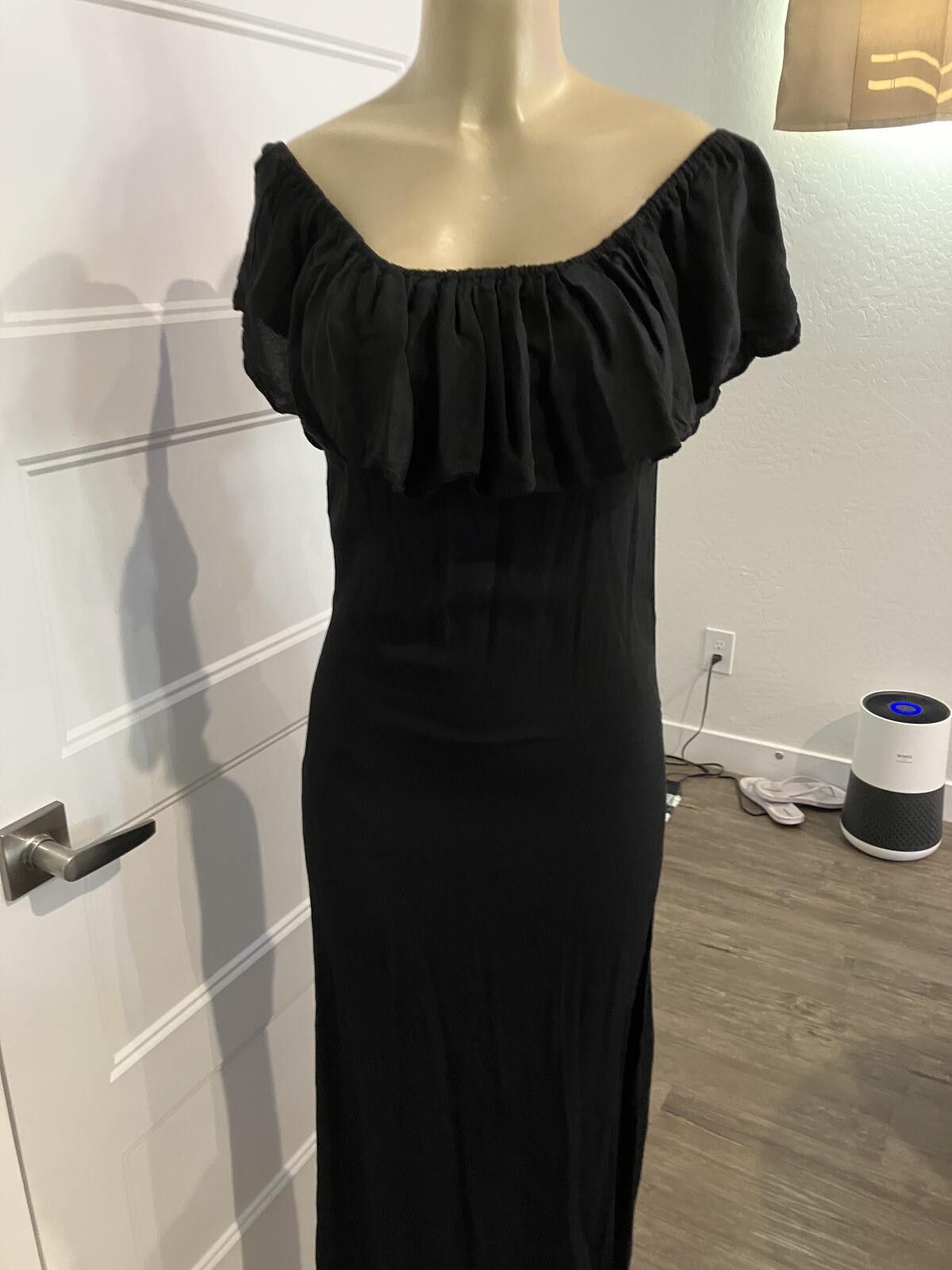 Other NWOT Black Off-Shoulder Maxi Dress with Ruffle Detail Size XS / US 0-2 / IT 36-38 - 2 Thumbnail