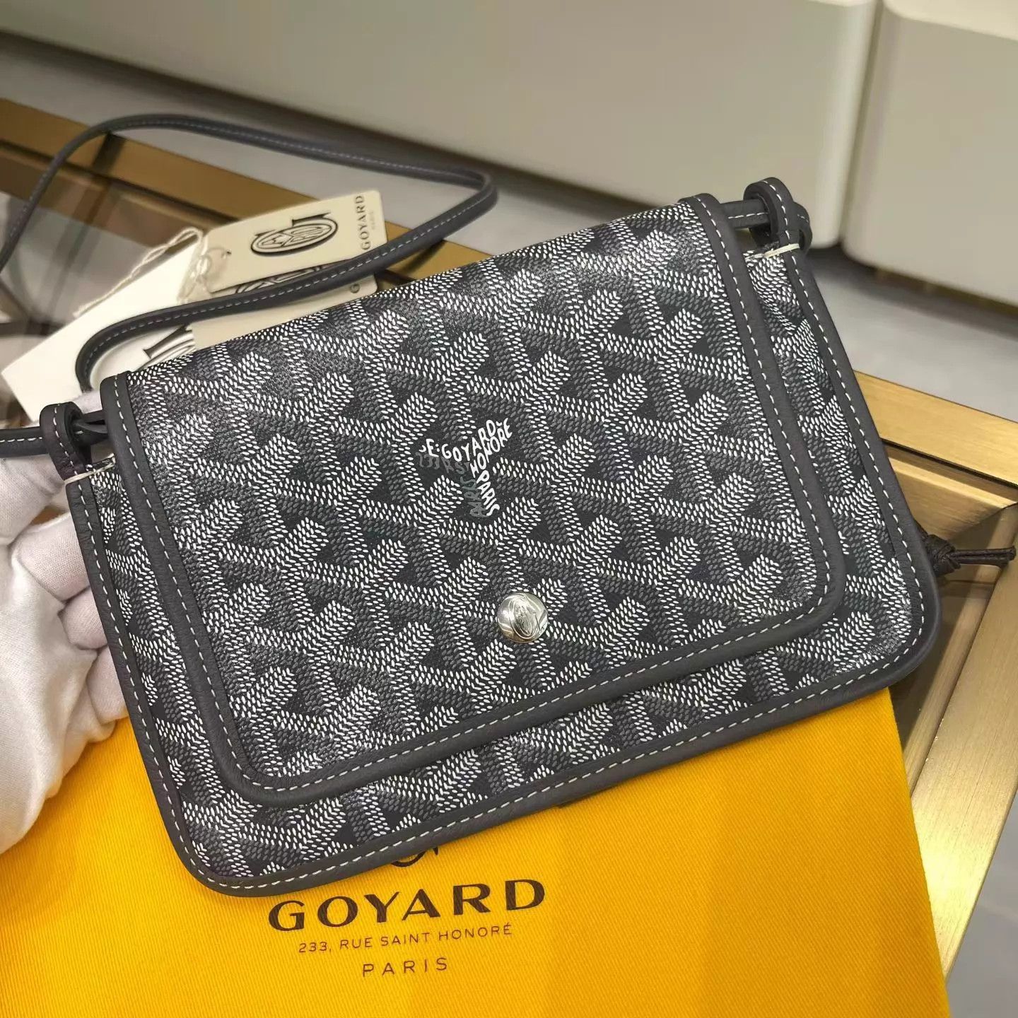 Goyard Goyard Plumet Gray Envelope Goyardine 20x14 cross AH281 Size ONE SIZE - 2 Thumbnail