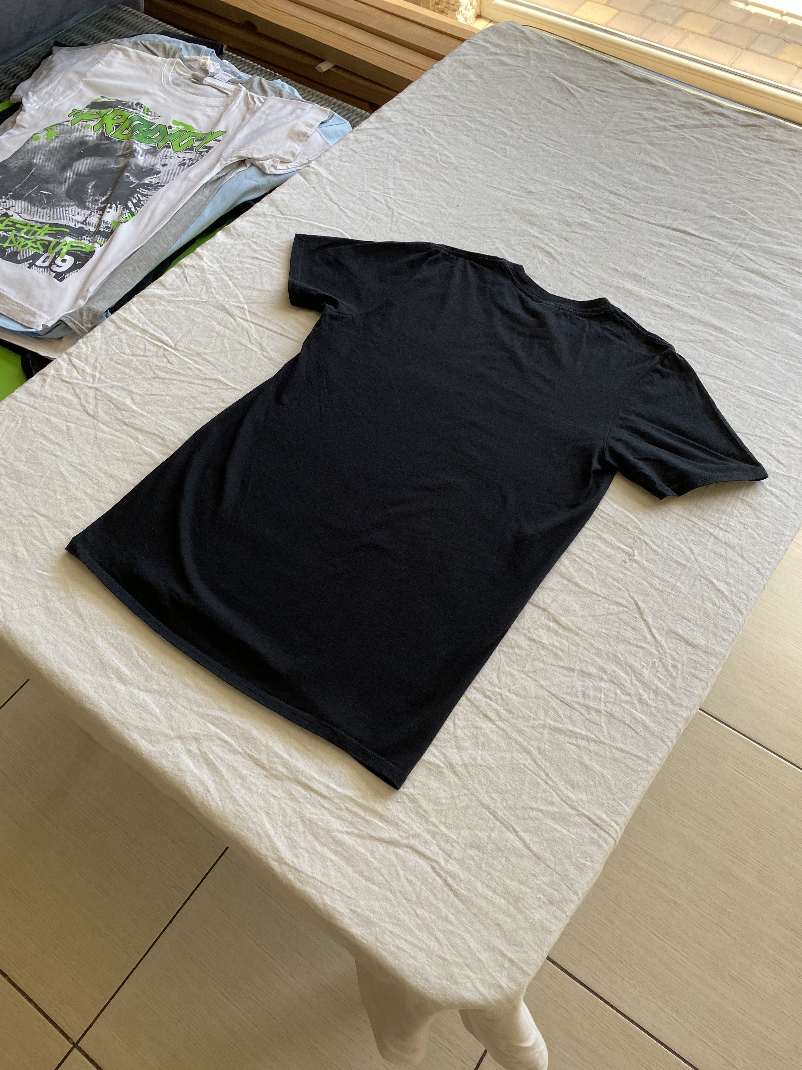 Band Tees Vintage 2000s Foo Fighters Greatest Hits T-shirt Size US S / EU 44-46 / 1 - 14 Thumbnail