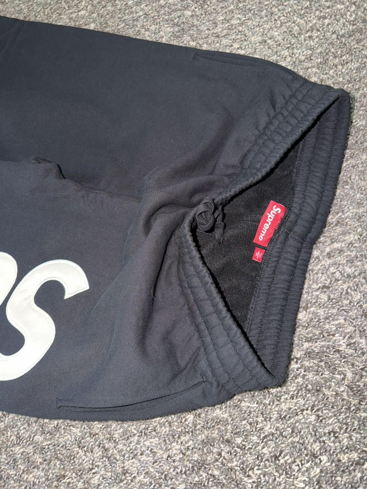 Supreme Supreme Appliqué Satin Sweatpants Size US 30 / EU 46 - 3 Thumbnail