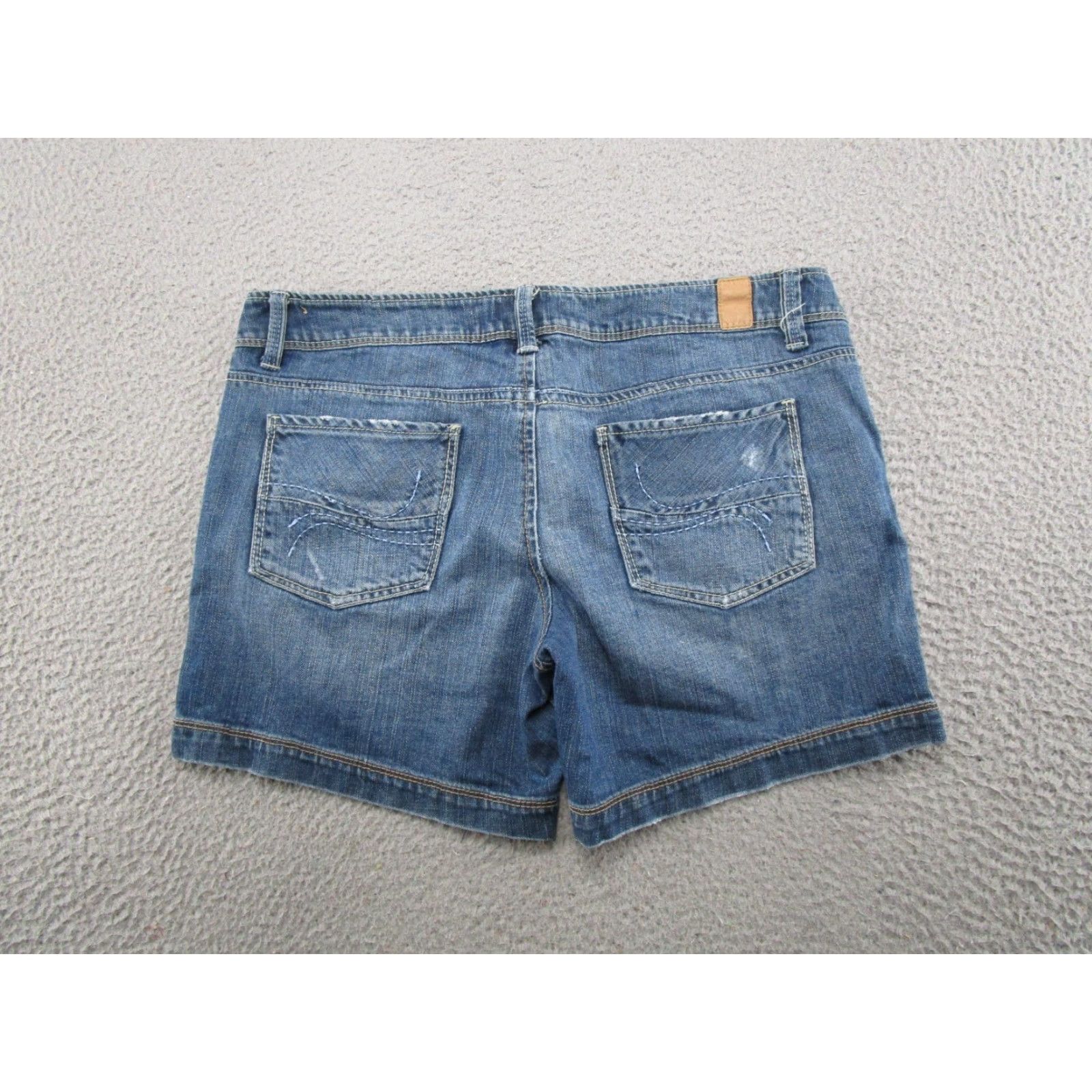 Vintage VINTAGE Maurices Jeans Shorts Women's Regular Waist 5-Pocket Denim Blue Size 12 Medium Summer Spring Boys Womens Size 34" / US 12 / IT 48 - 7 Thumbnail