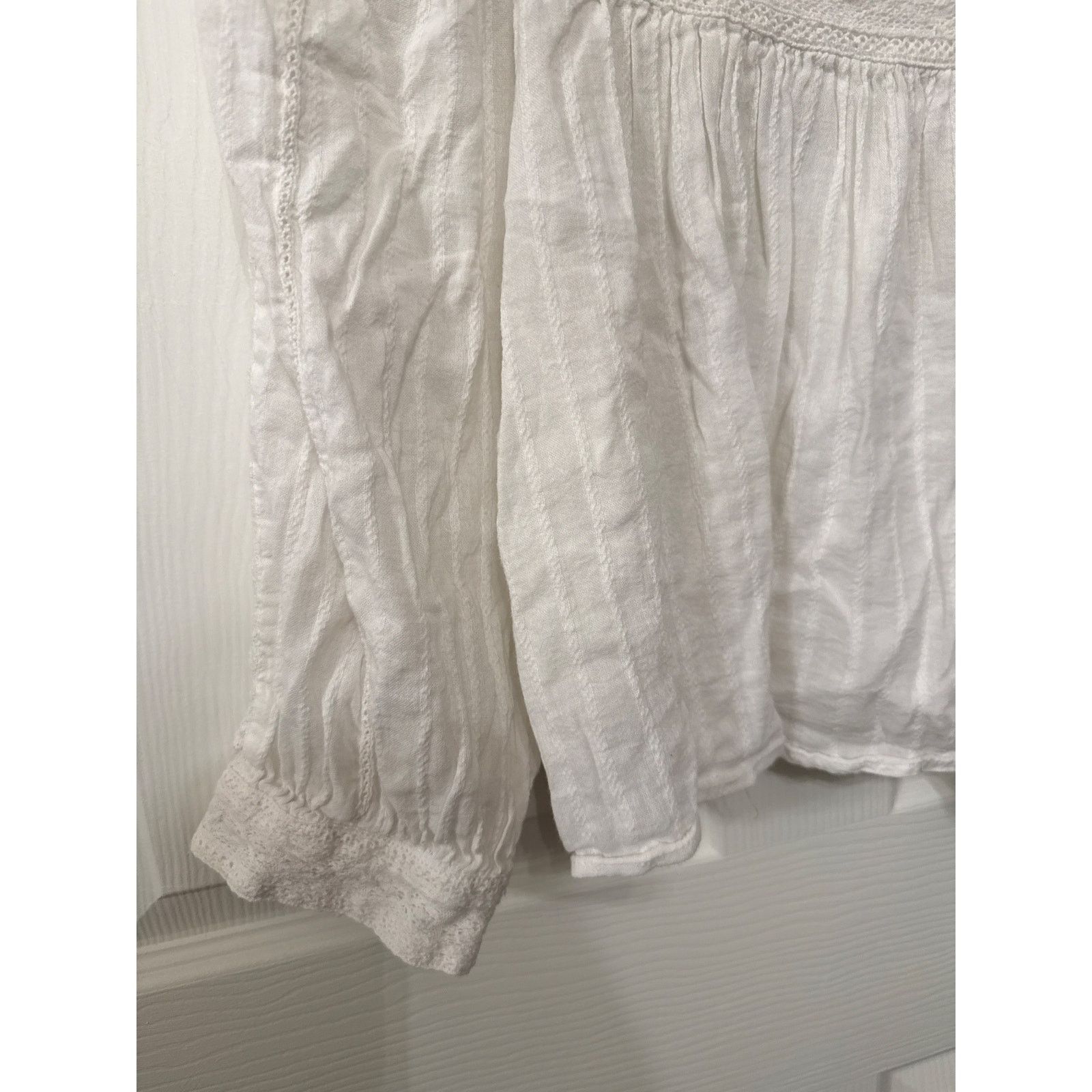 American Eagle Outfitters American Eagle White Boho Babydoll Eyelet Peasant Top, M Size M / US 6-8 / IT 42-44 - 4 Thumbnail