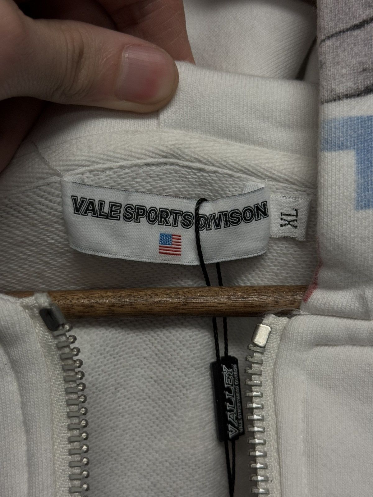 Vale Valley Peace Zip Up Hoodie Size XL (NEW) Size US XL / EU 56 / 4 - 6 Thumbnail
