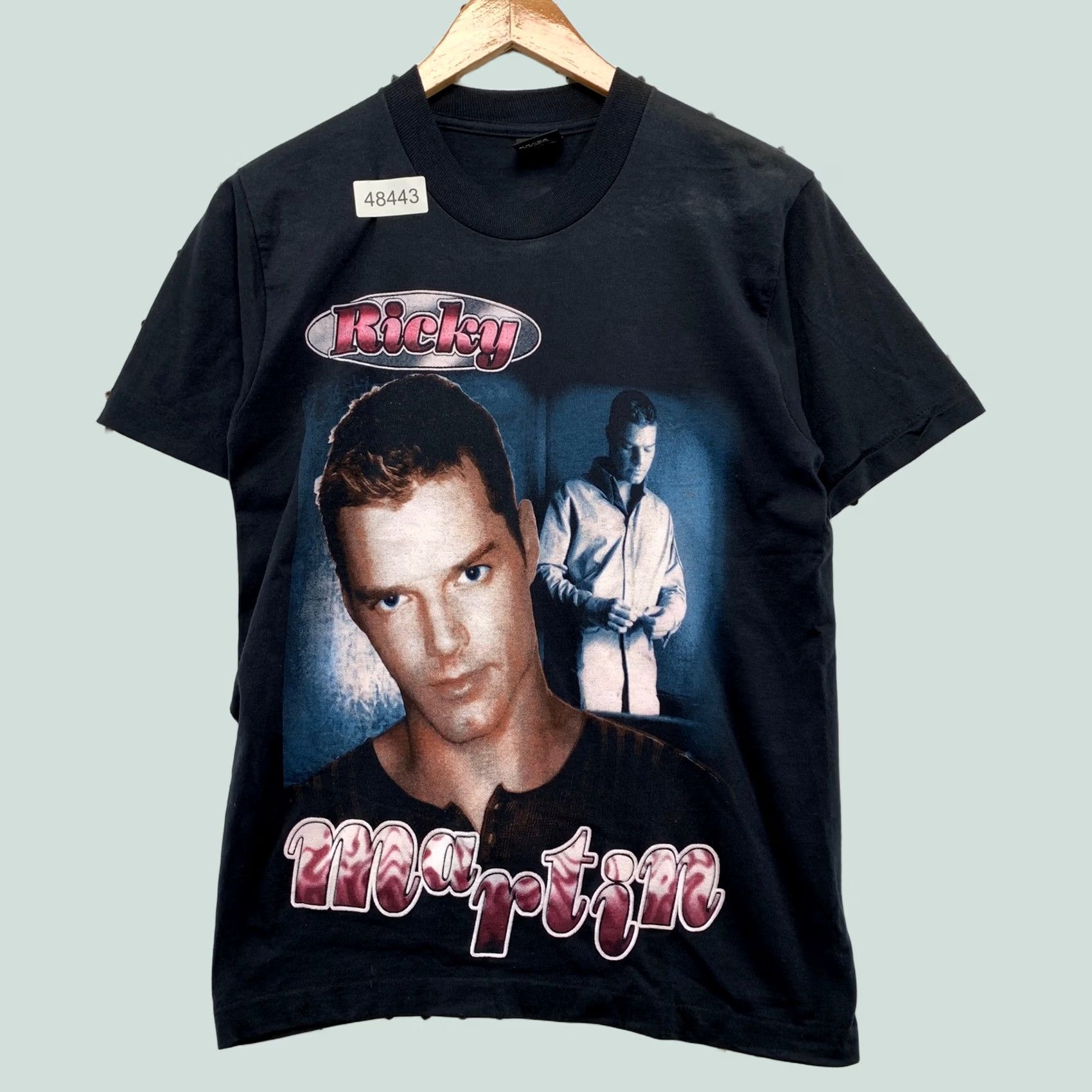 Vintage VINTAGE Ricky Martin Shirt Mens Small Black 90s Graphic Pop Music Rap Tee USA Size US S / EU 44-46 / 1 - 1 Thumbnail