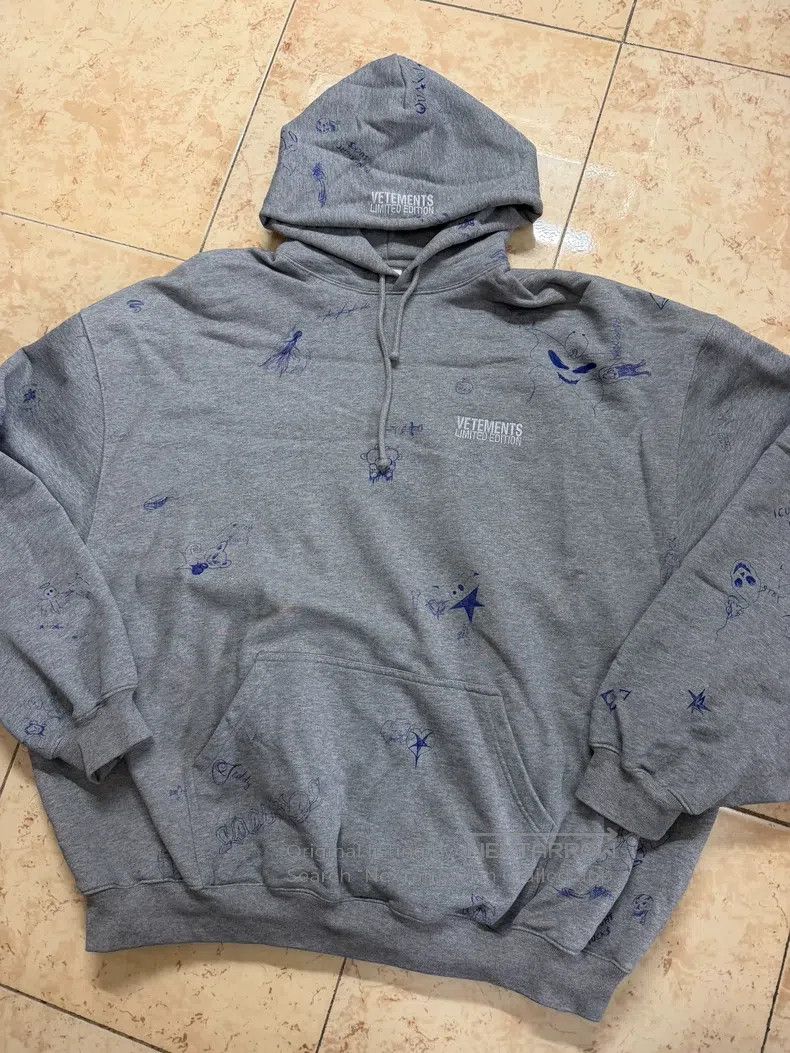 Vetements Vetements Doodle Grey Oversized Hoodie with Round Pen Size US S / EU 44-46 / 1 - 1 Thumbnail