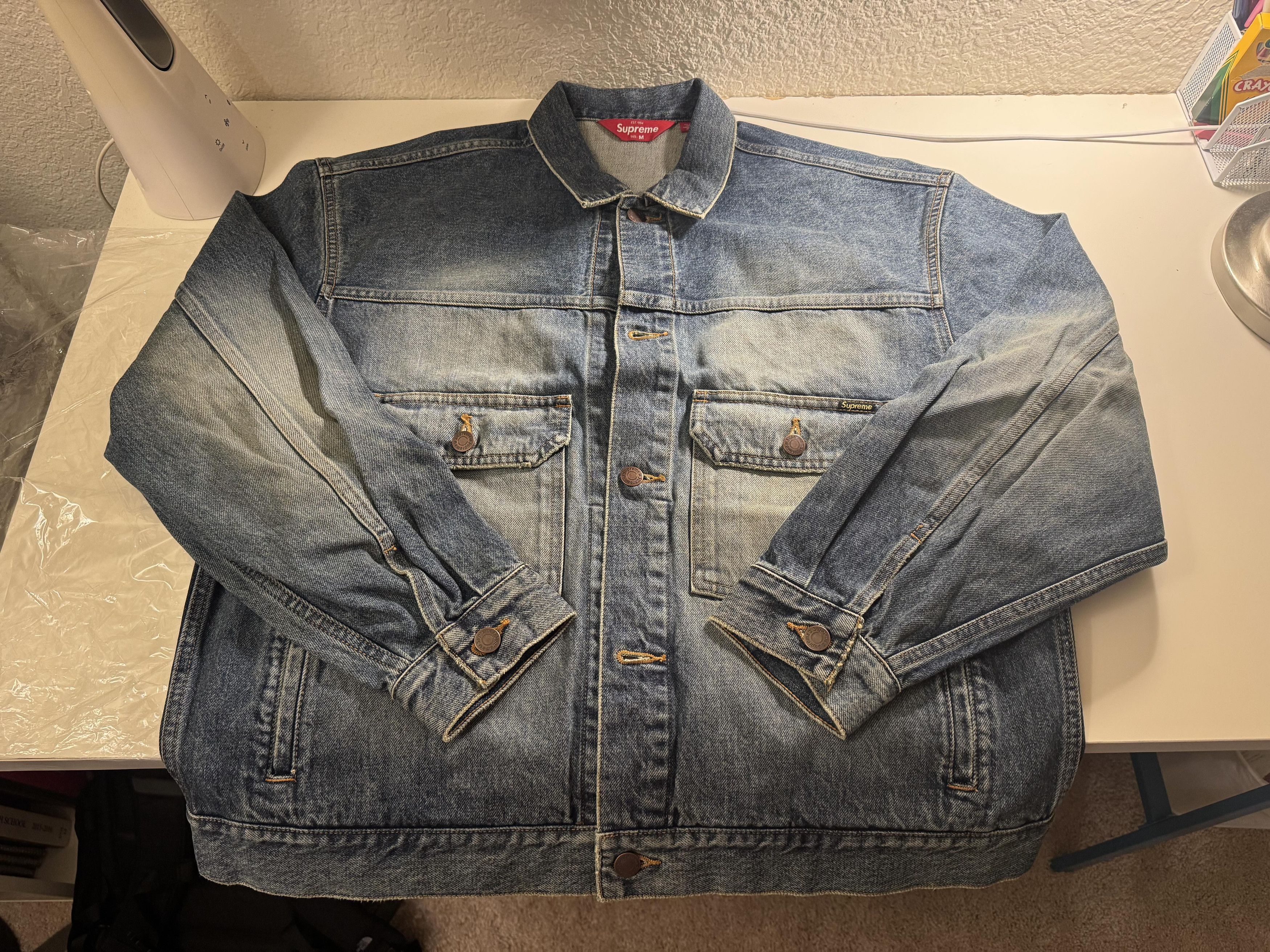 ジャケット・アウター Supreme Selvedge Trucker Jacket M Supreme Distressed Selvedge Trucker Jacket (FW24) - $368
