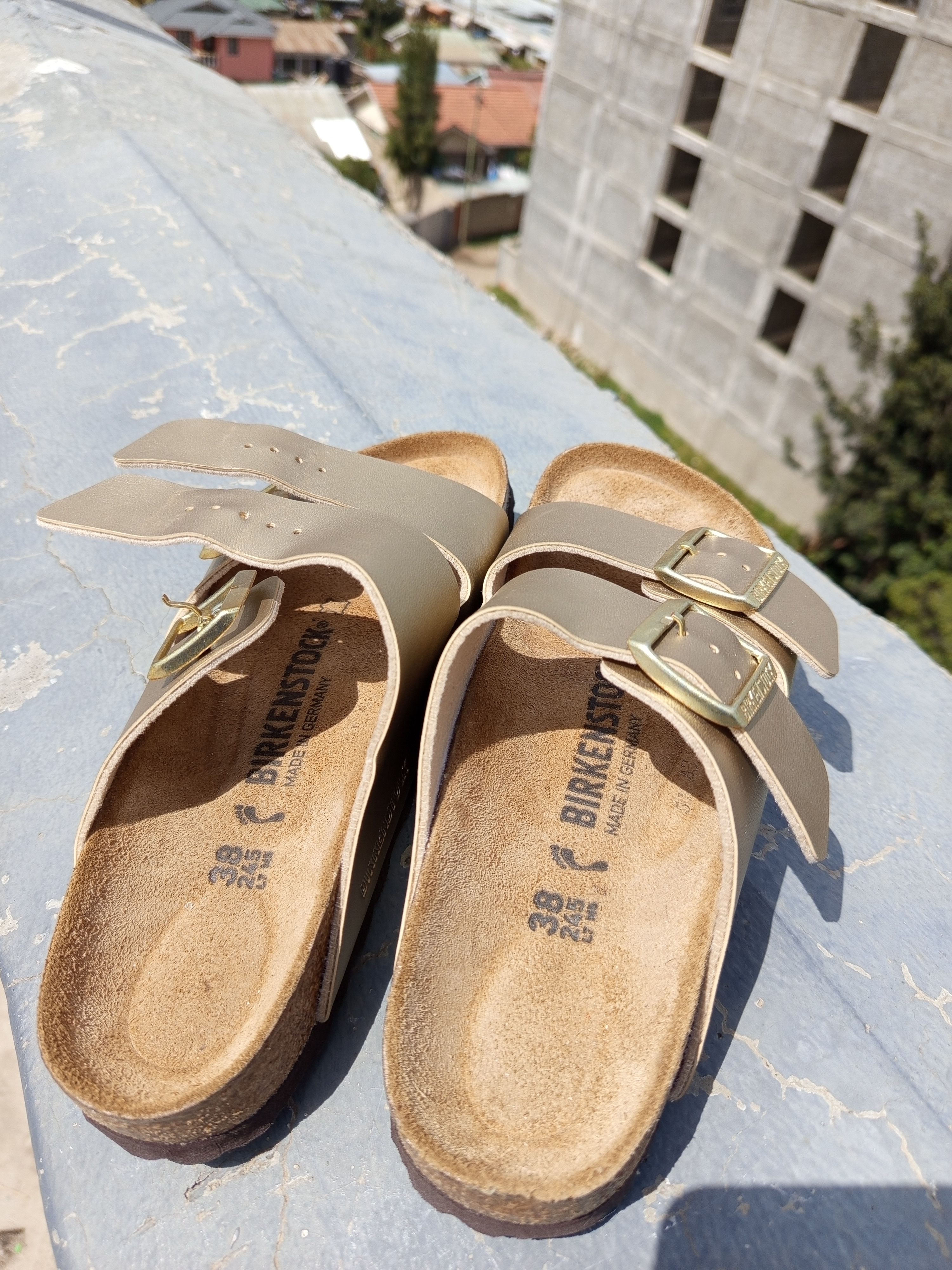 Birkenstock Birkenstock Gold Size US 5 / IT 35 - 6 Thumbnail