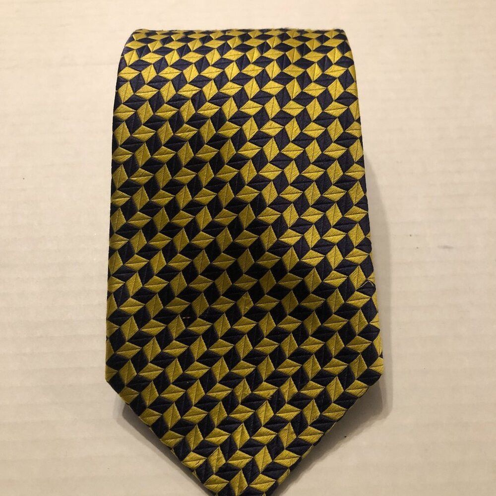 Neiman Marcus Neiman Marcus mens new silk tie width: 3 3/4" LENGTH: 59" Size ONE SIZE - 1 Thumbnail