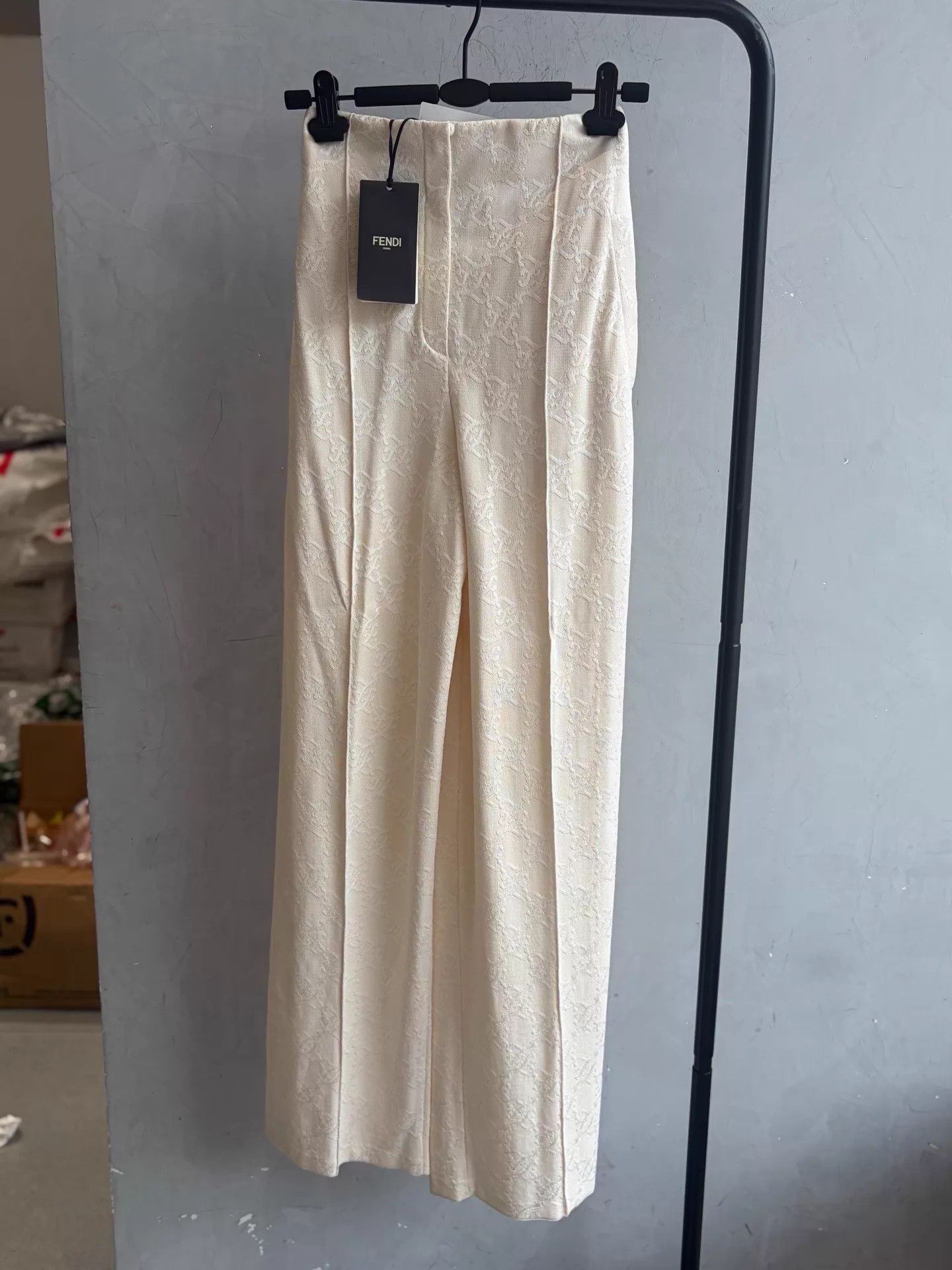 Fendi Fendi White FF Logo Straight-Leg Pants New W/Tags 40 Size 27" / US 4 / IT 40 - 1 Thumbnail