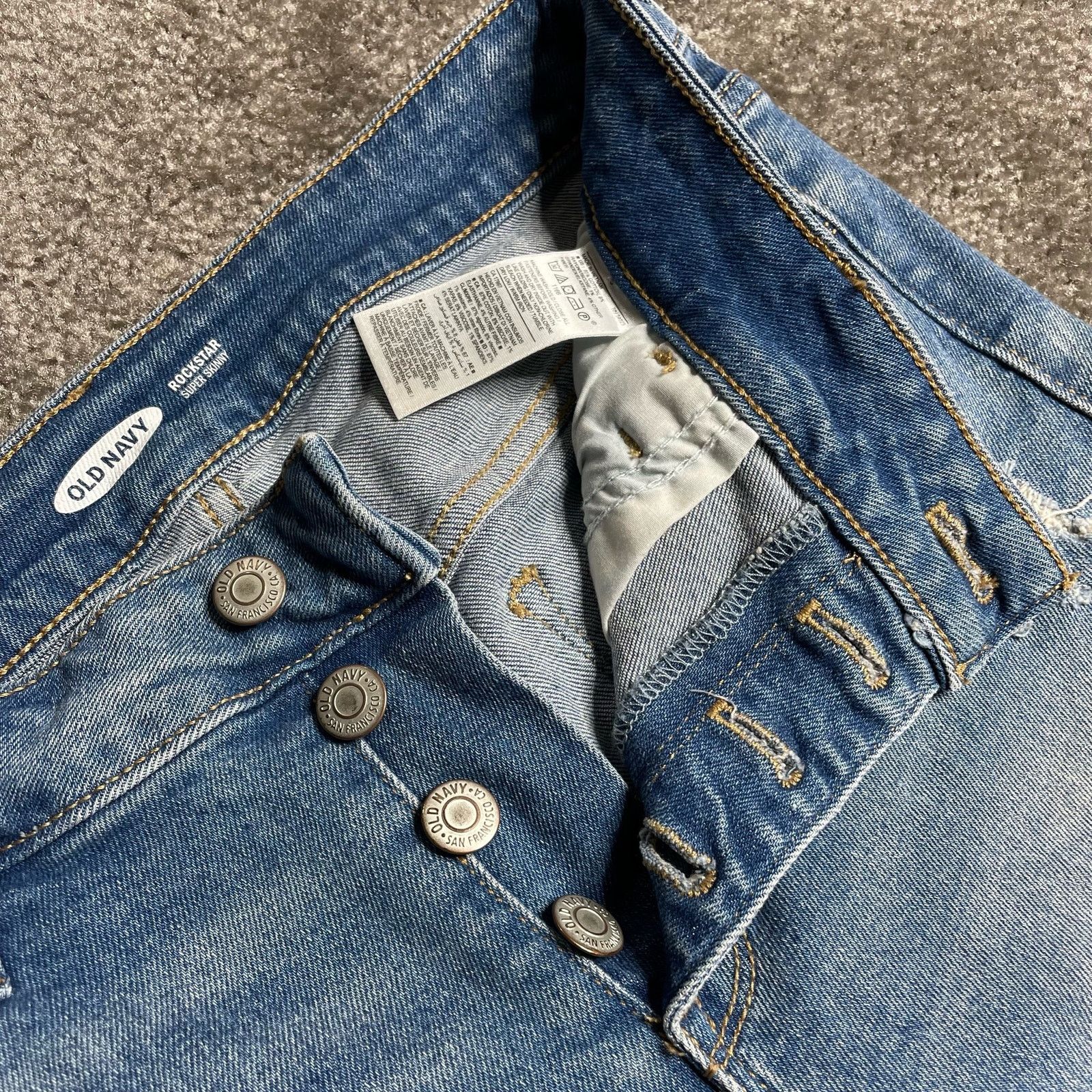 Old Navy NWOT Old Navy Rockstar Super Skinny Jeans Size 28" / US 6 / IT 42 - 4 Thumbnail
