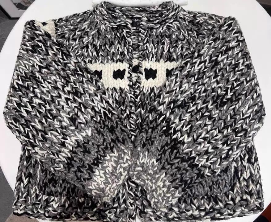 Chanel Chanel Crewneck Sweater Size S / US 4 / IT 40 - 1 Thumbnail