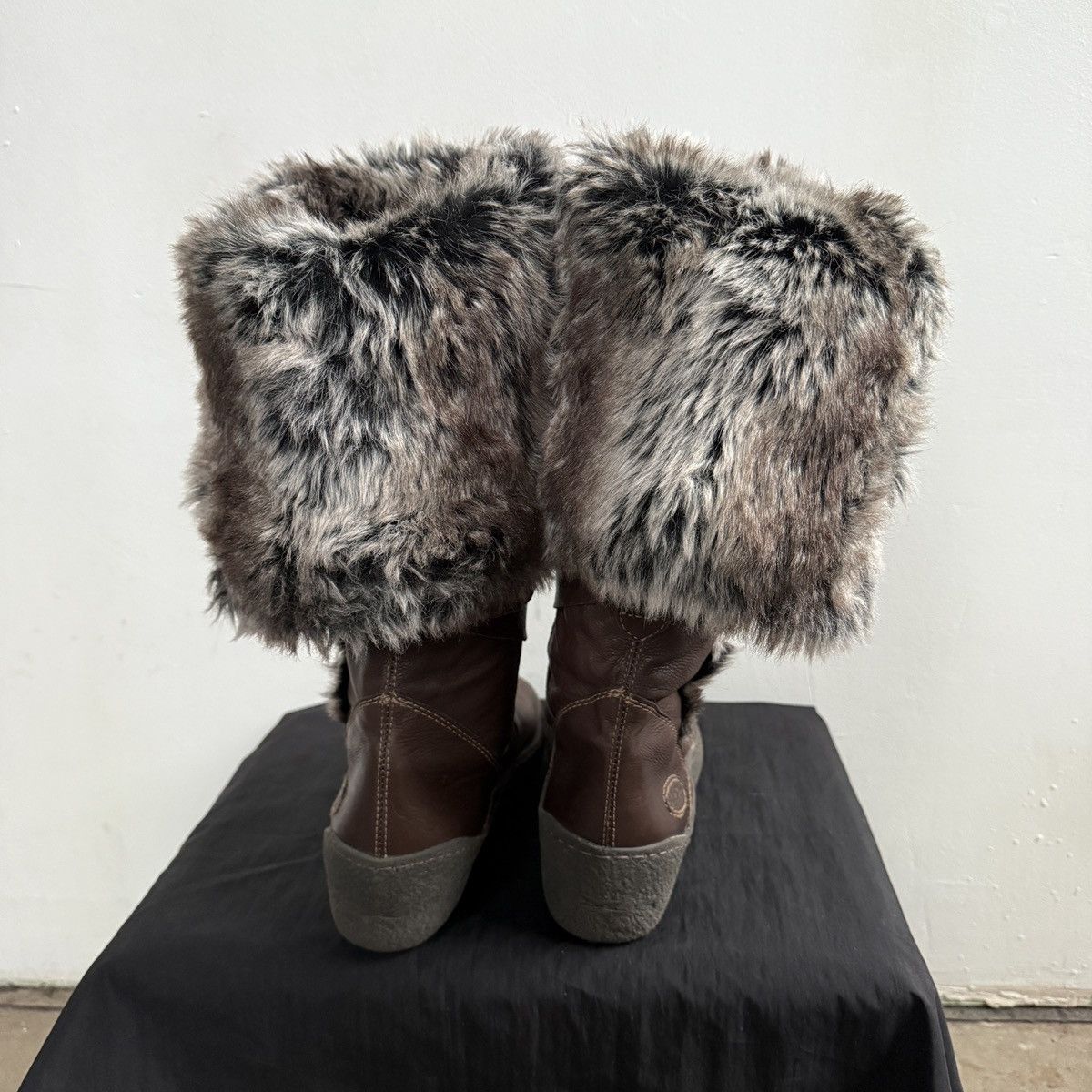 Vintage Vintage Y2K AirStep Fairycore Brown Faux Fur Boots Size US 8 / IT 38 - 5 Thumbnail