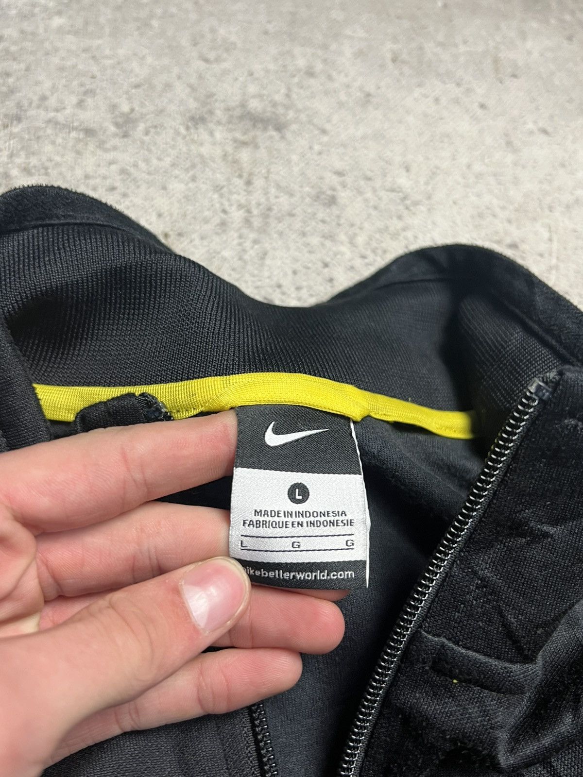 Nike Vintage Nike Barcelona track jacket size L Size US L / EU 52-54 / 3 - 9 Thumbnail