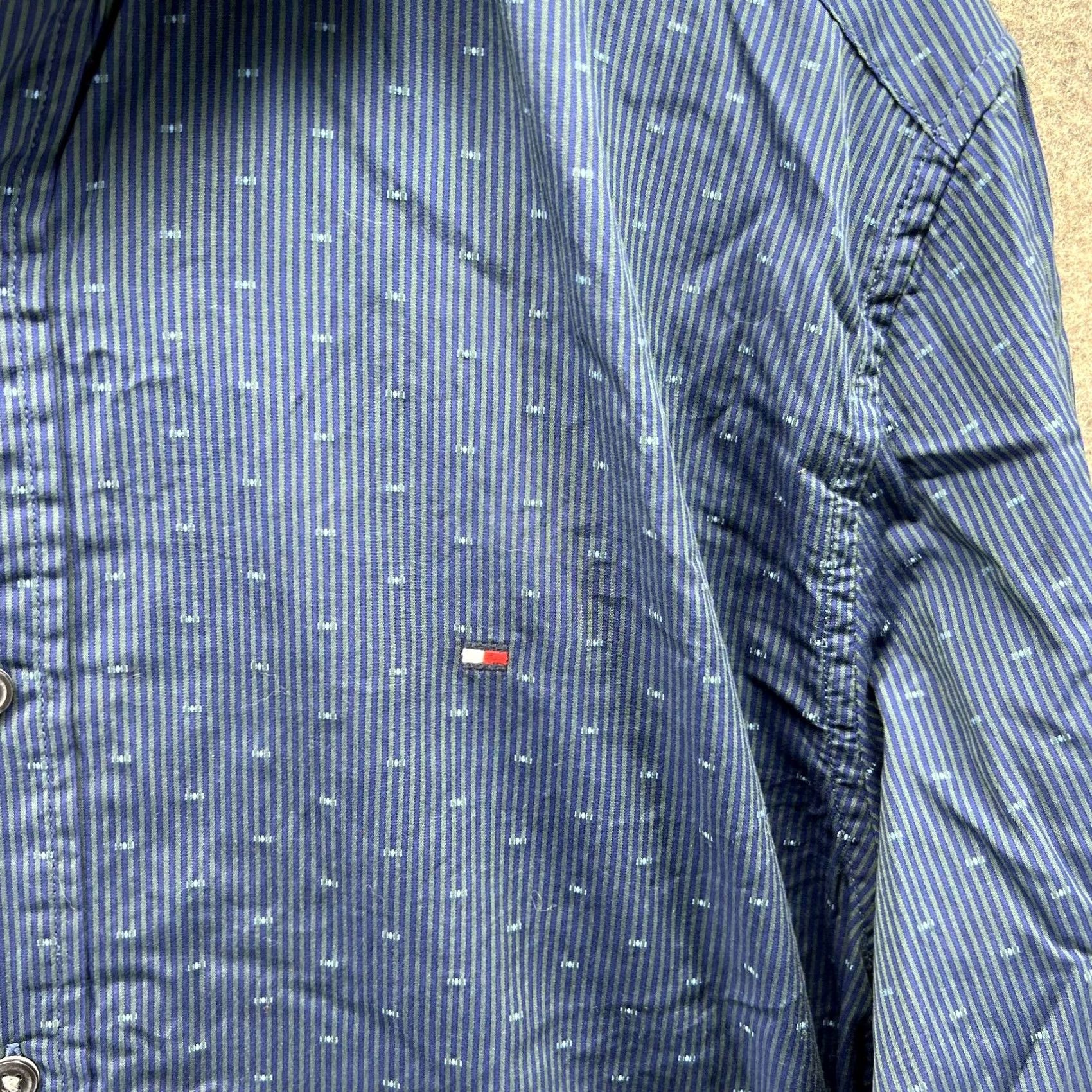 Tommy Hilfiger VINTAGE Tommy Hilfiger Shirt Men Large Blue Casual Button-Down 2Ply Classic Dots 46 in Chest LS 2Ply Polka Dot Button-Up Collared Regular Mens Size US L / EU 52-54 / 3 - 5 Thumbnail
