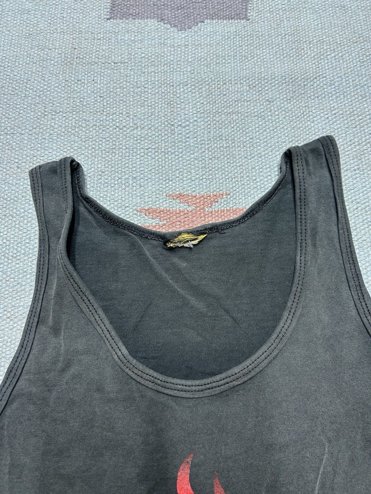 Vintage Vtg tank top t shirt hard rock hotel Vegas flames faded larg Size US L / EU 52-54 / 3 - 3 Thumbnail