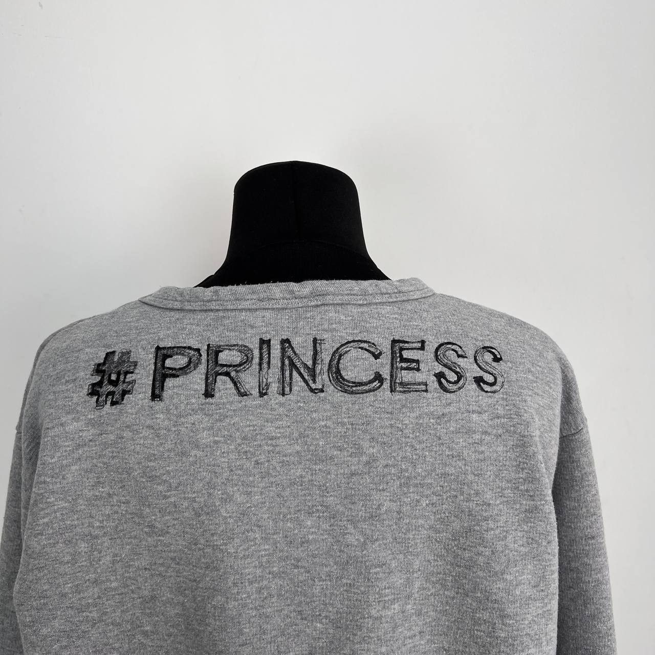 RED Valentino RED Valentino Grey Crown Print Sweatshirt #PRINCESS Graphic Size XS / US 0-2 / IT 36-38 - 8 Thumbnail