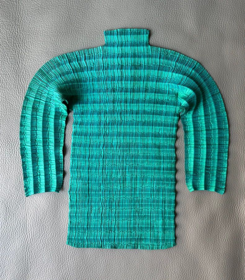 Issey Miyake Issey Miyake Green pleated long-sleeved shirt Size M / US 6-8 / IT 42-44 - 1 Thumbnail
