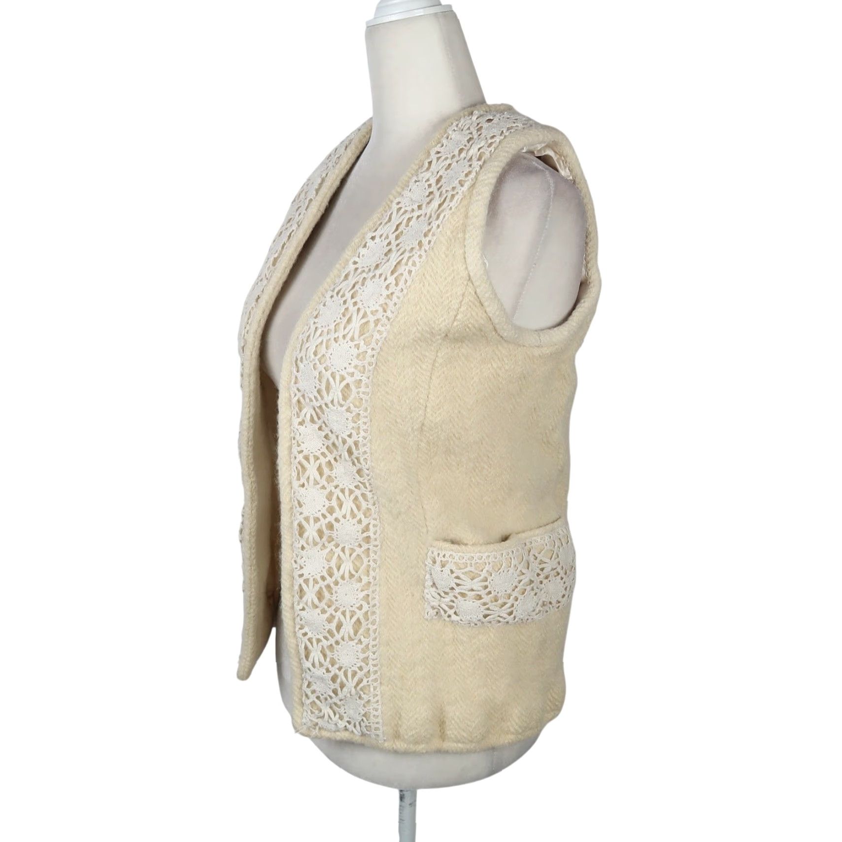 Vintage VINTAGE Cream Wool Vest Small Bohemian Crochet Trim Women Sleeveless Casual Fall Winter Size S / US 4 / IT 40 - 3 Thumbnail