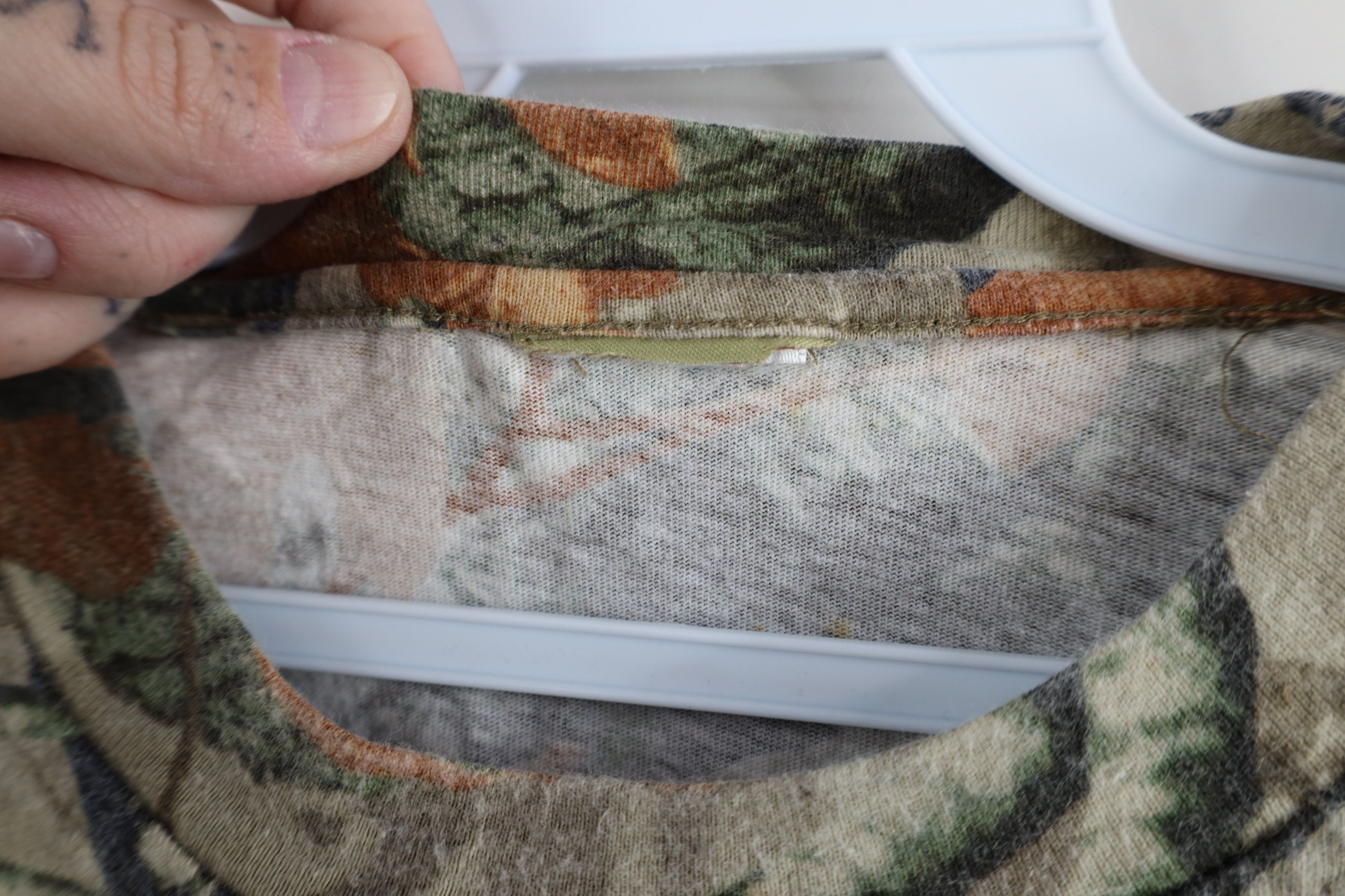 Vintage Vintage Y2K Streetwear Camouflage Long Sleeve Pocket T-Shirt Size US L / EU 52-54 / 3 - 7 Thumbnail