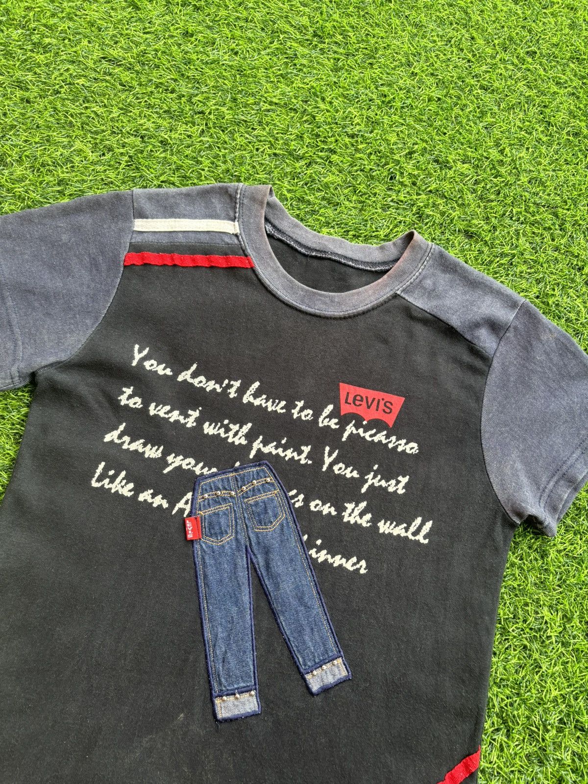 Levi's Y2k Levis Women's Tshirt Size S / US 4 / IT 40 - 3 Thumbnail