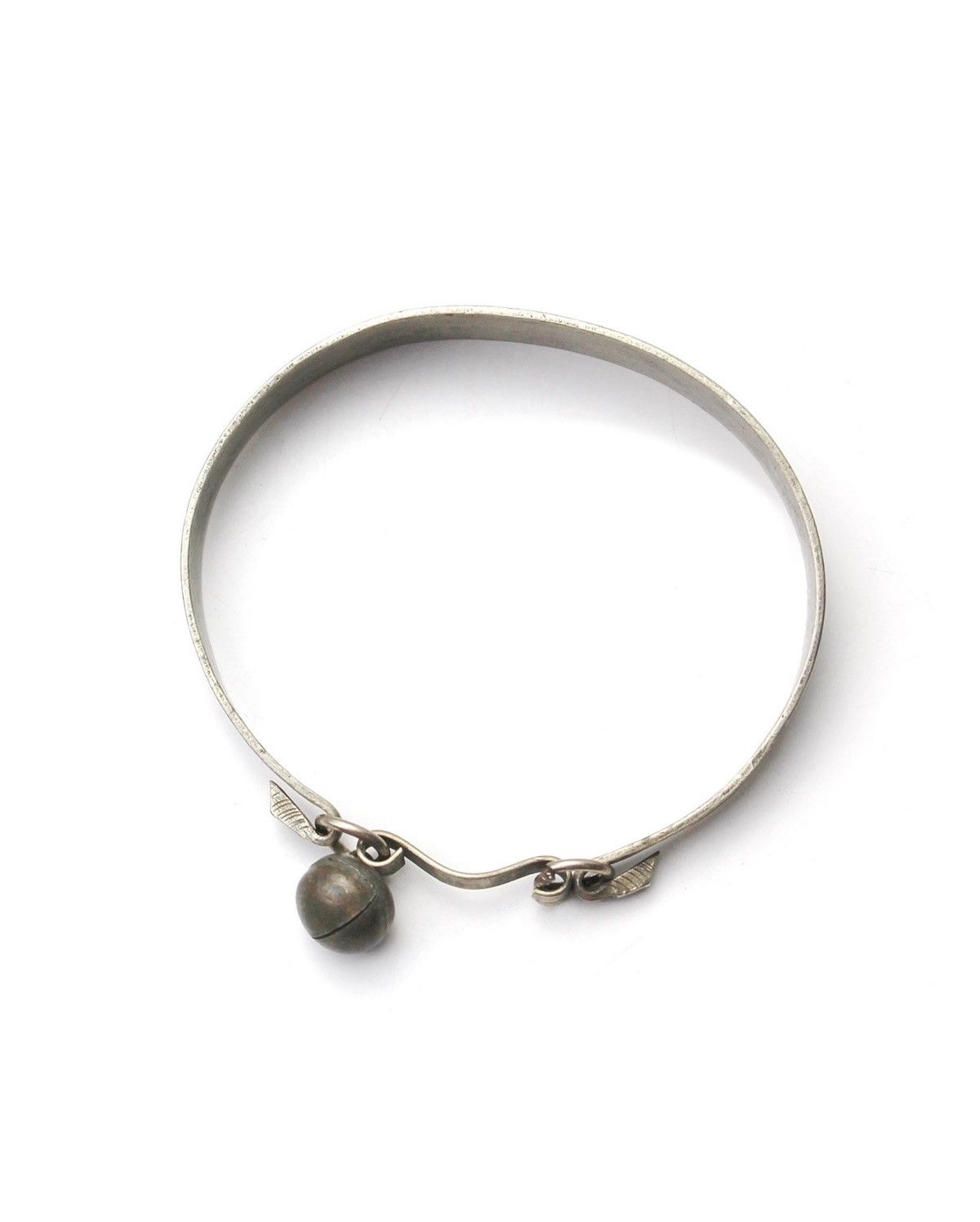 Vintage 2000S JAPANESE MADE FLORAL-ENGRAVED BANGLE WITH CHARM Size ONE SIZE - 5 Thumbnail