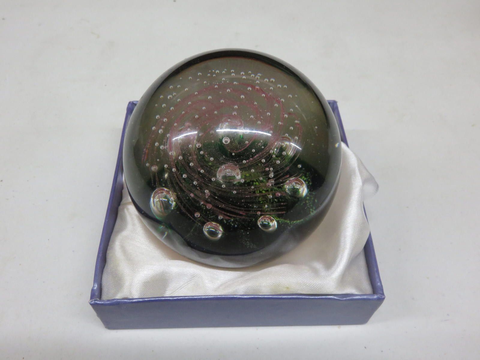 The Unbranded Brand Paperweight Green and Clear Glass Tabletop 3 2/3"- Boxed Size ONE SIZE - 2 Thumbnail