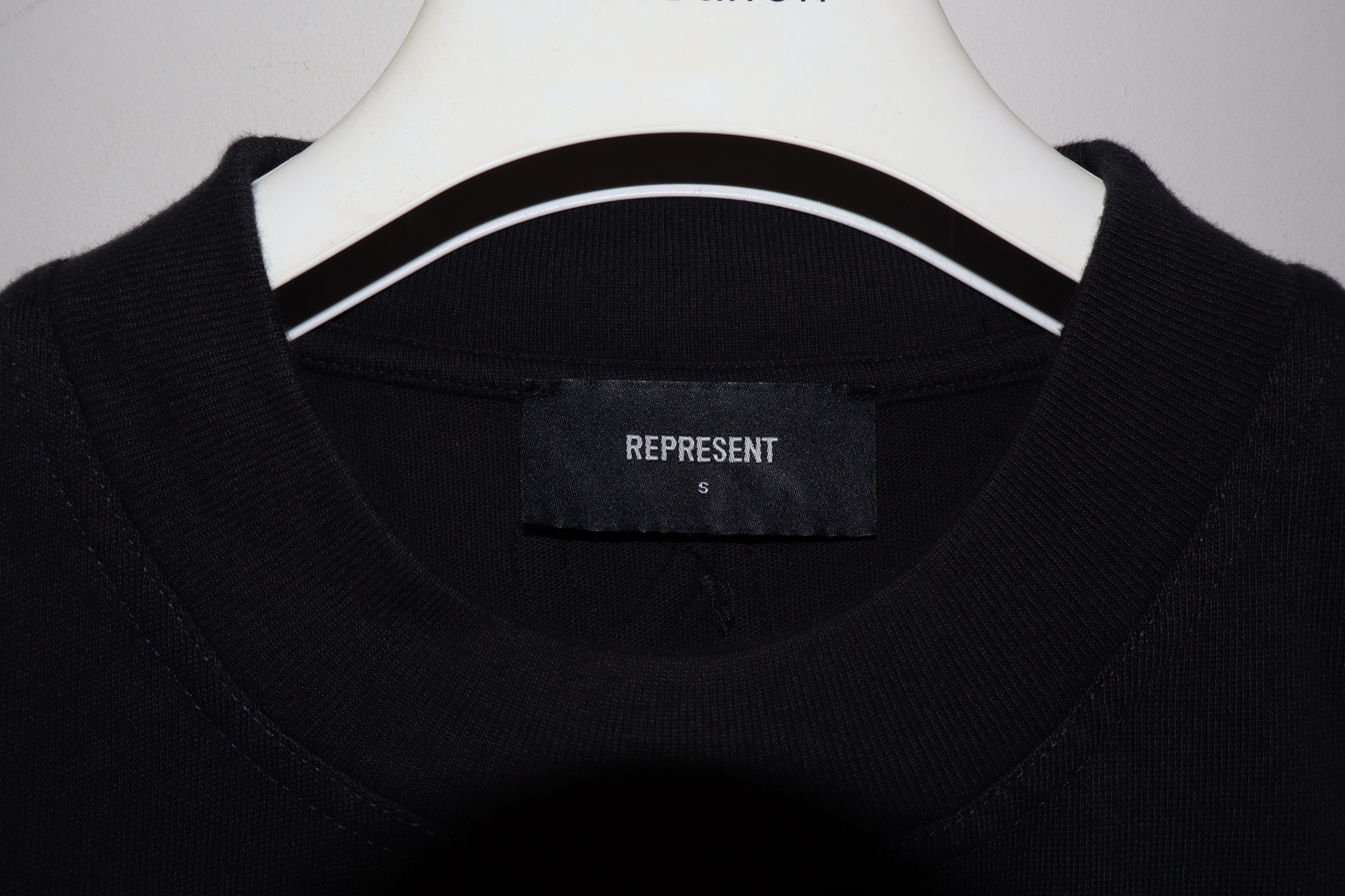 Represent Clo. APPLIQUE INITIAL T-SHIRT Size US S / EU 44-46 / 1 - 3 Thumbnail