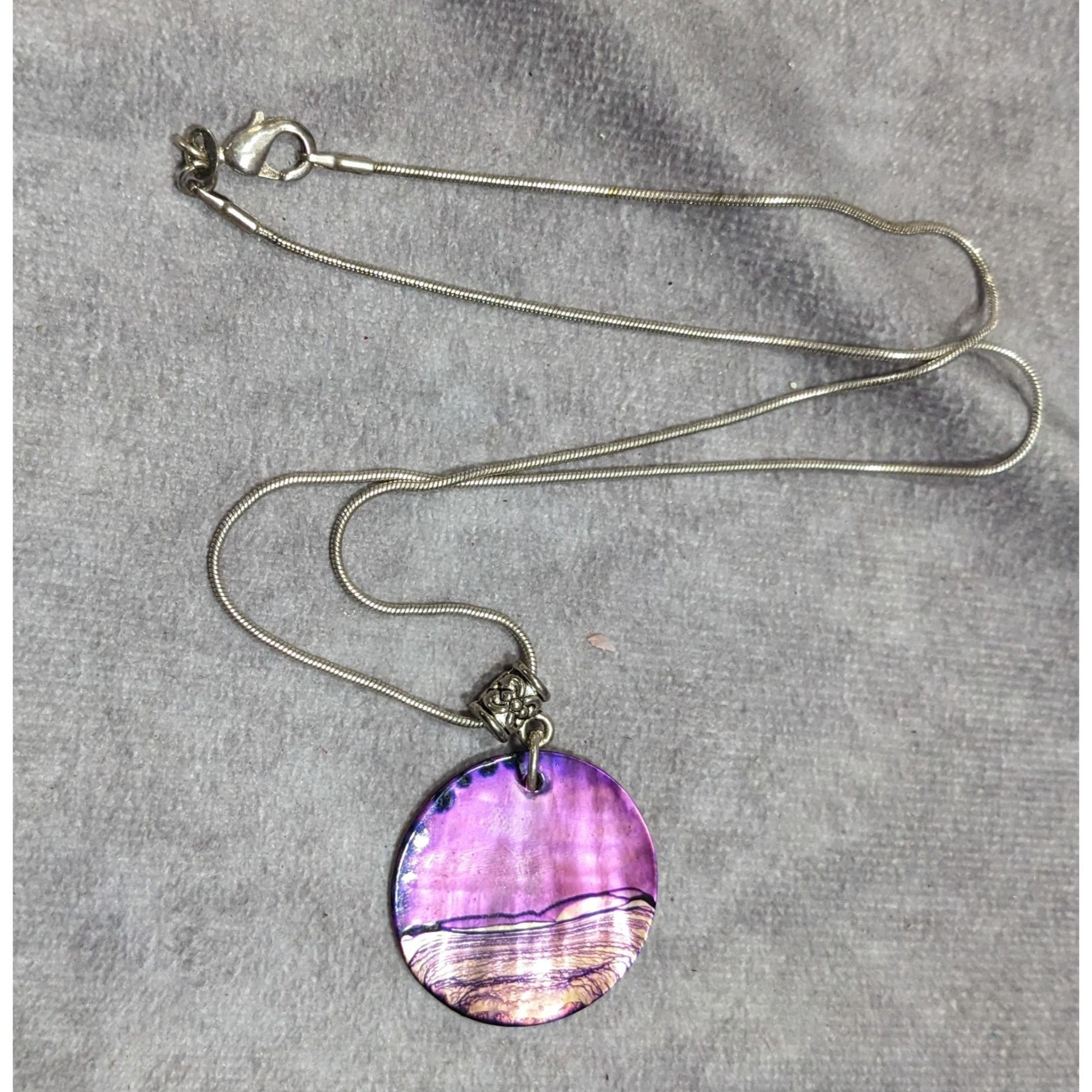 Other Artisan Signed Dyed Purple Shell Disc Necklace Size ONE SIZE - 10 Thumbnail